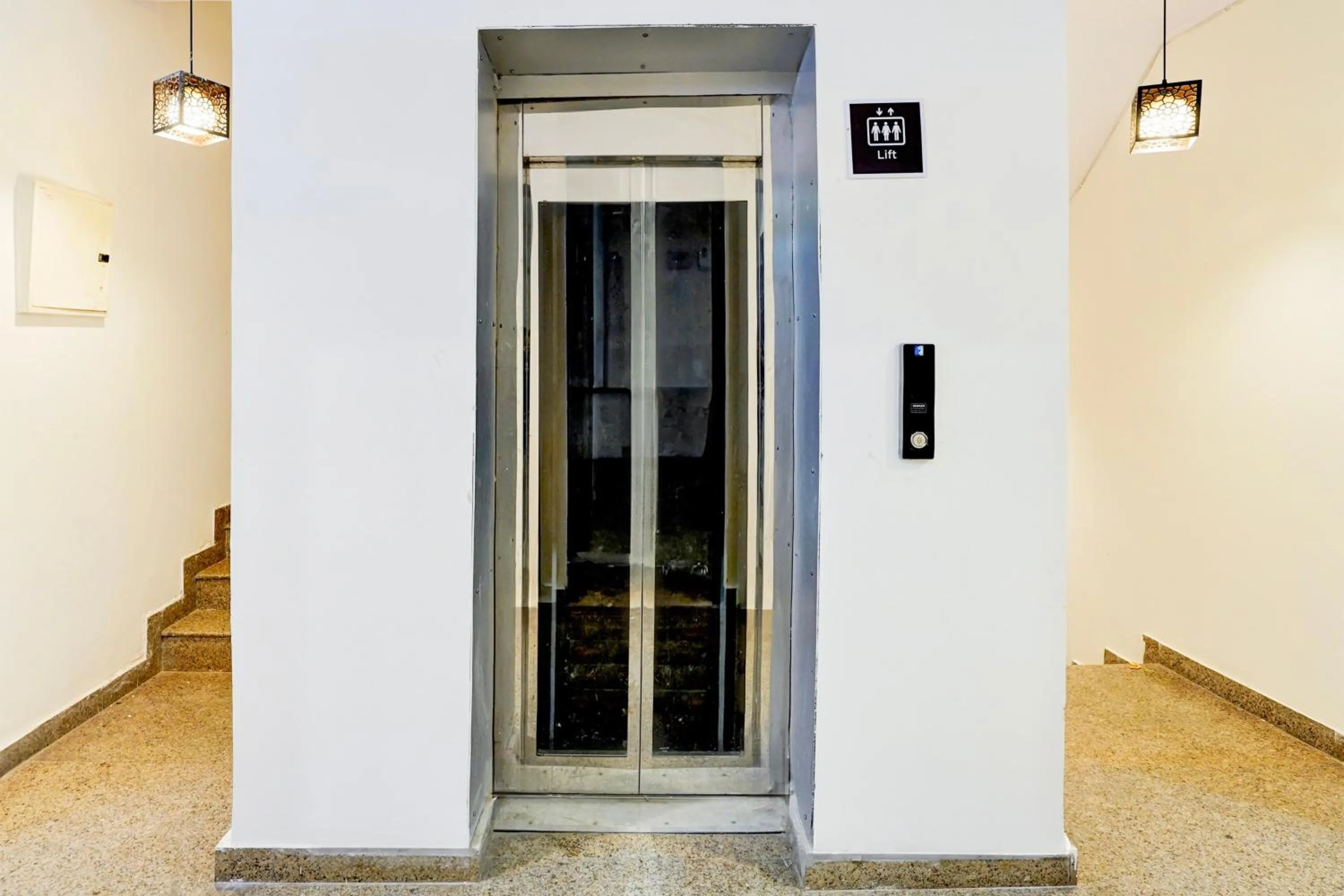 Lobby or reception in Super Townhouse Sector 53 Golf Course Road