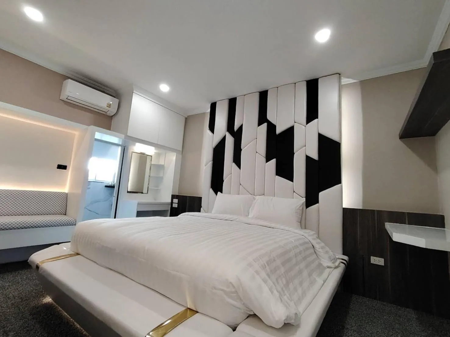 Bed in DEBUA White House