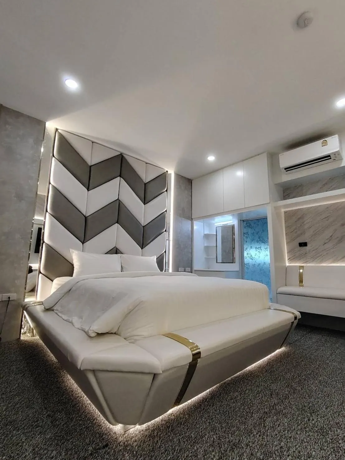 Bed in DEBUA White House