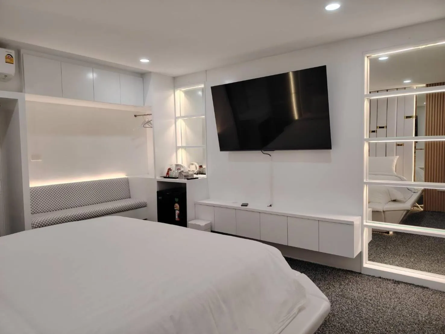 Bed in DEBUA White House