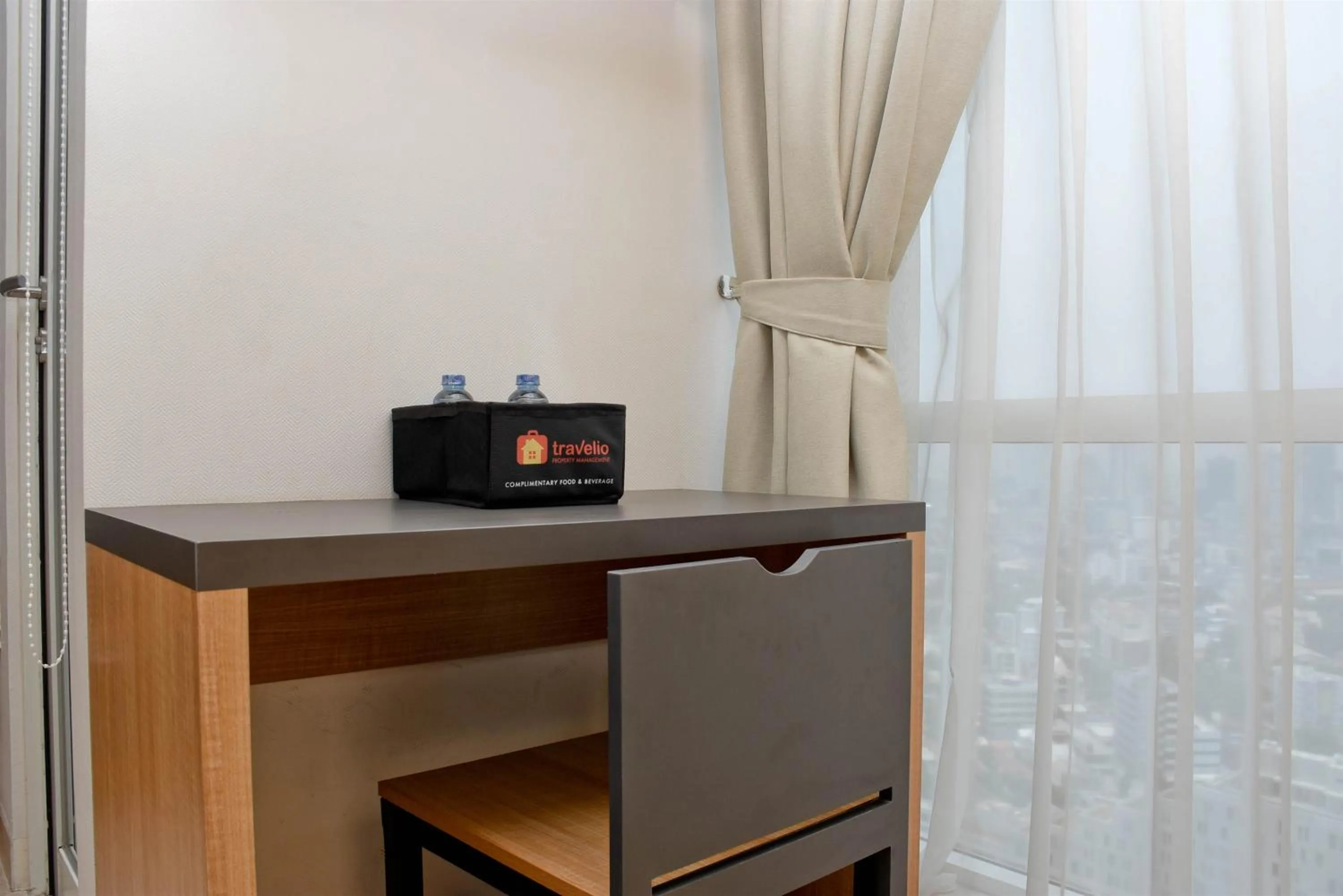 Cozy Living Studio at Menteng Park Apartment By Travelio