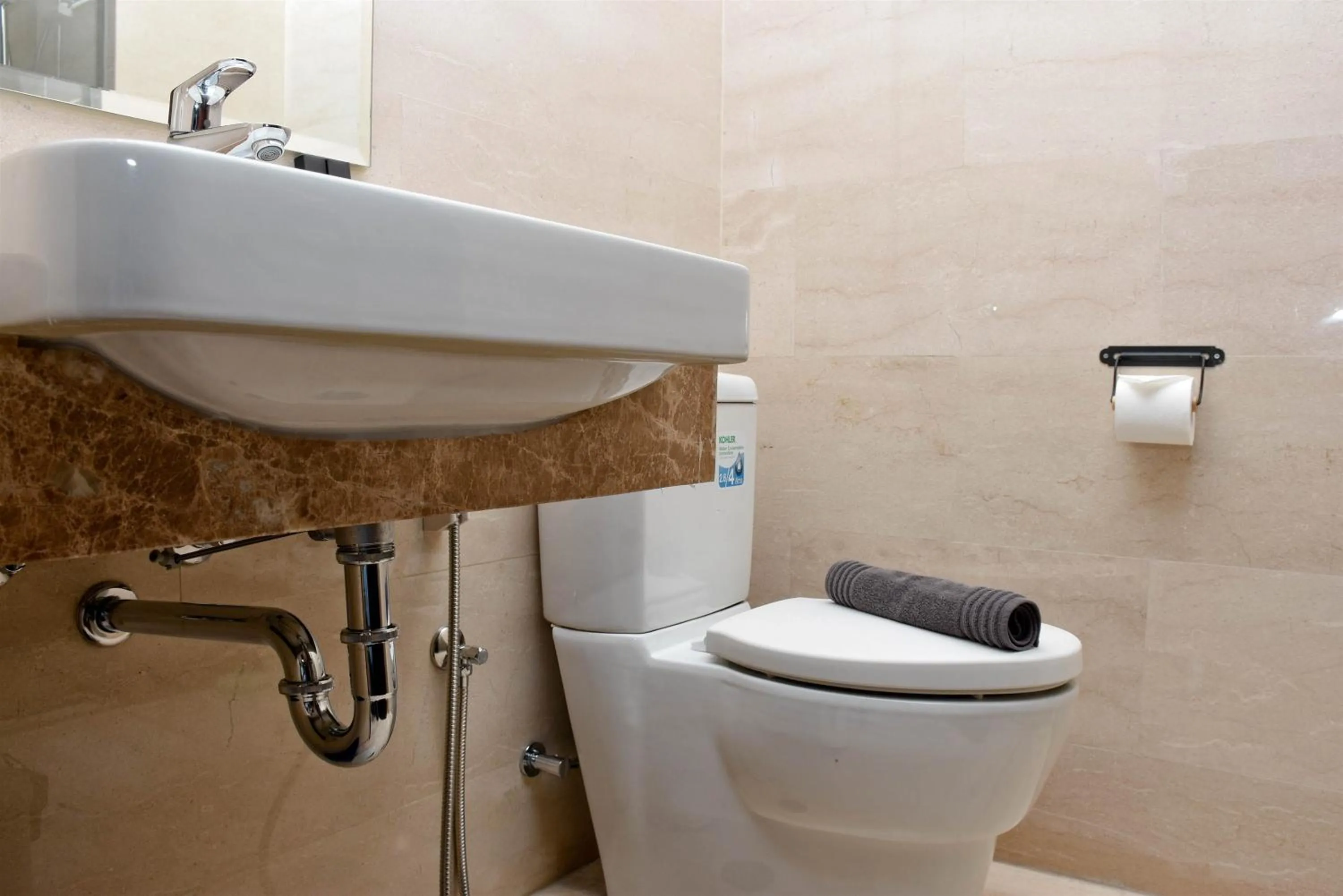 Cozy Living Studio at Menteng Park Apartment By Travelio