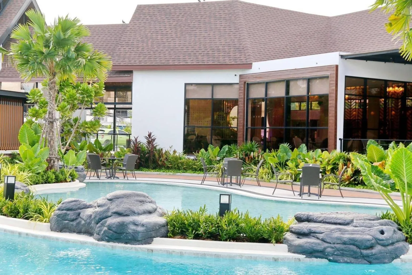 Swimming pool in Kastel Pattaya Hotel