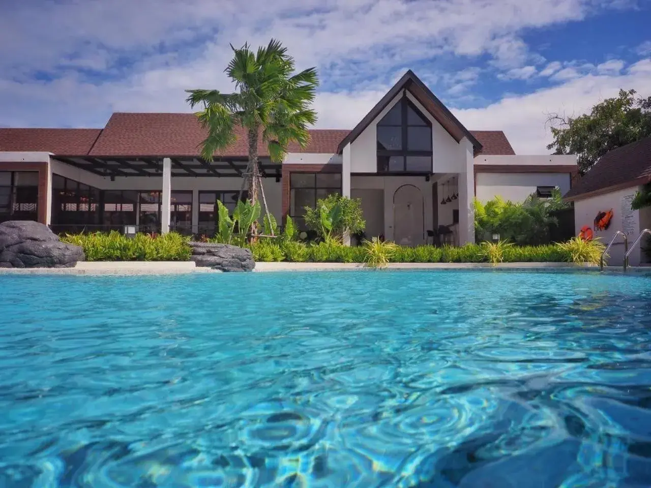 Property building in Kastel Pattaya Hotel Property building in Kastel Pattaya Hotel