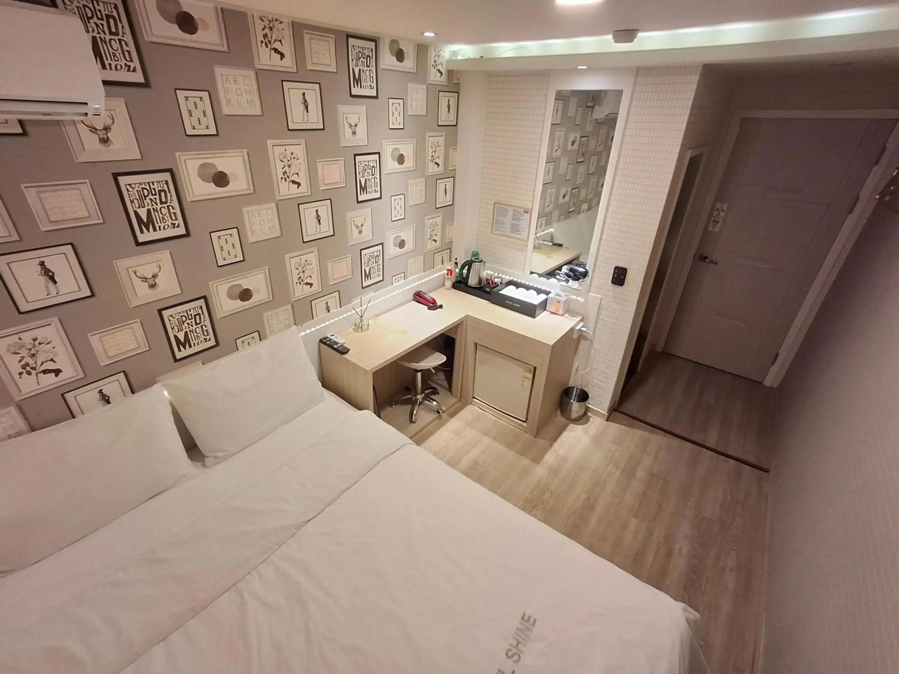 Bed in Shine Hotel Bed in Shine Hotel