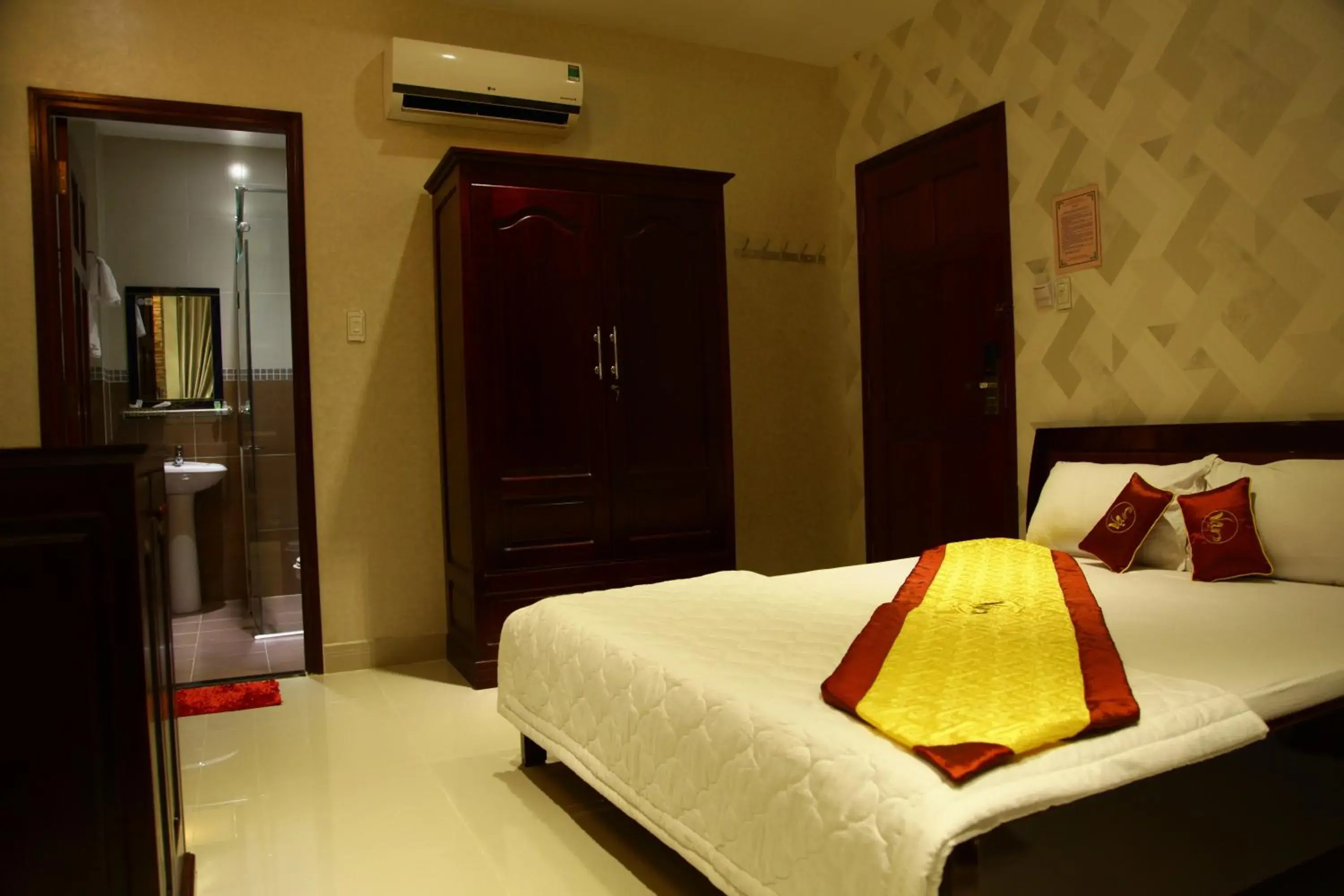 Decorative detail, Bed in Minh Kieu Hotel Decorative detail, Bed in Minh Kieu Hotel