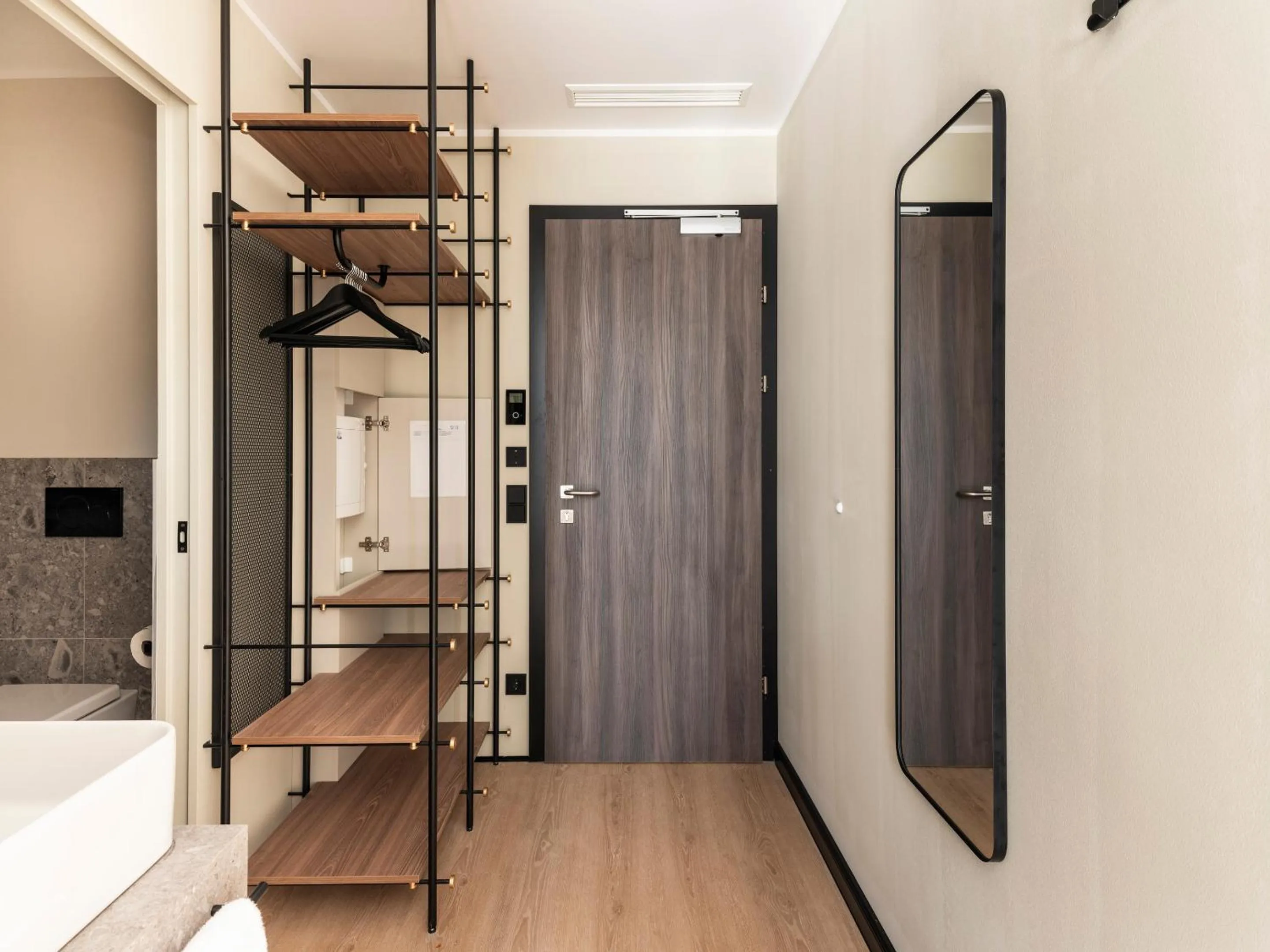 wardrobe, Bed in Numa Salzburg Vogelweider