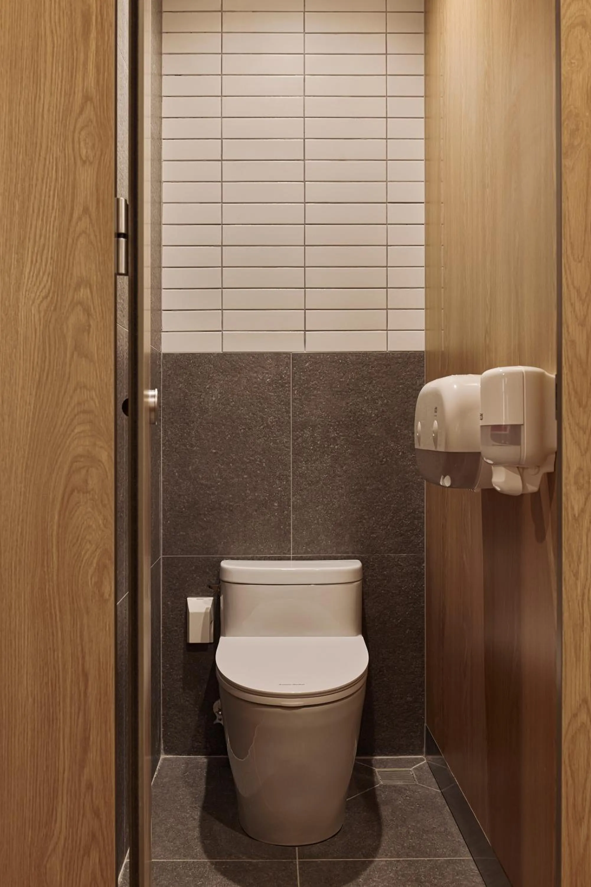 Toilet in HOTEL DRIP&DROP, Myeongdong