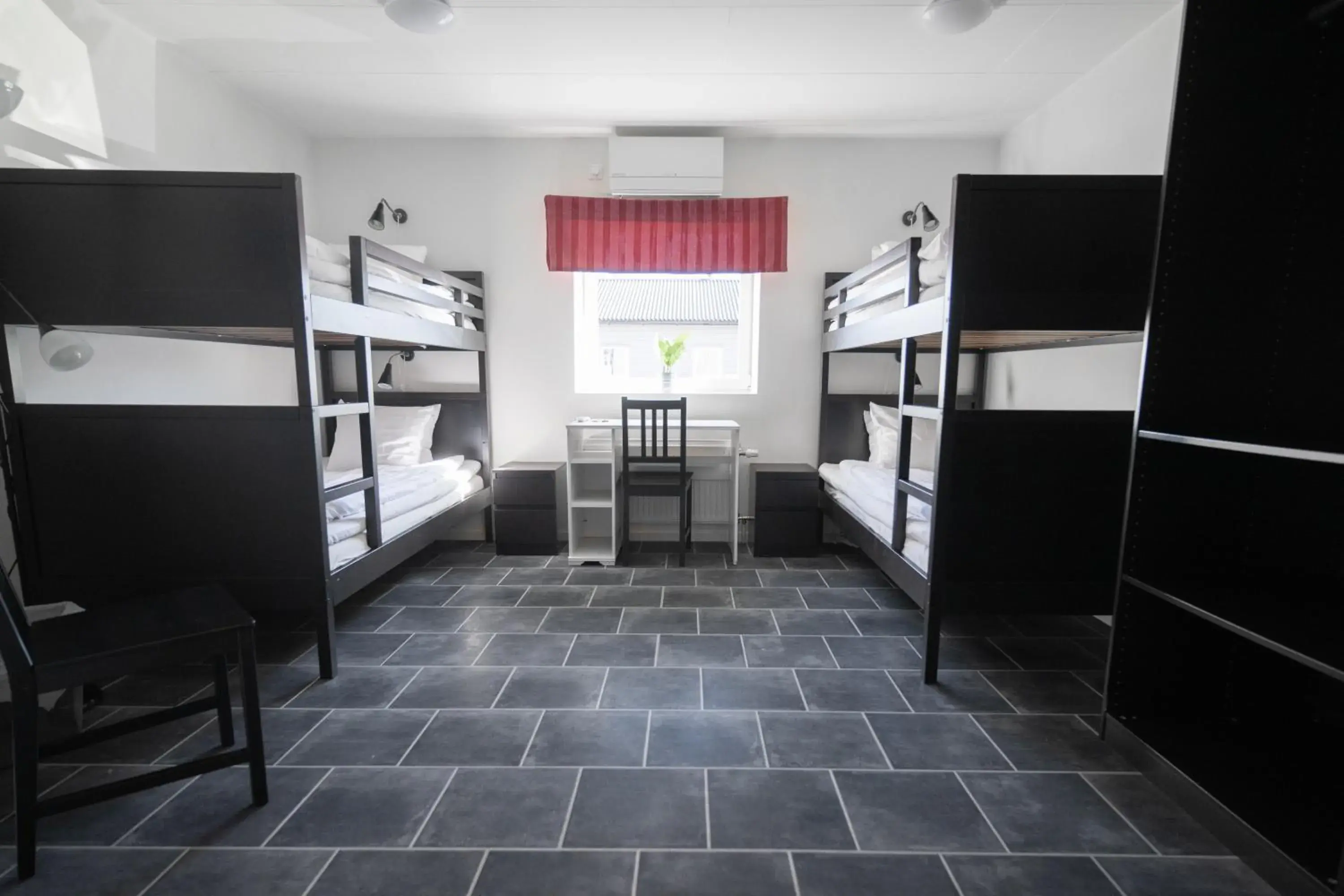 Quadruple Room with Shared Bathroom in Brink Annéx Quadruple Room with Shared Bathroom in Brink Annéx