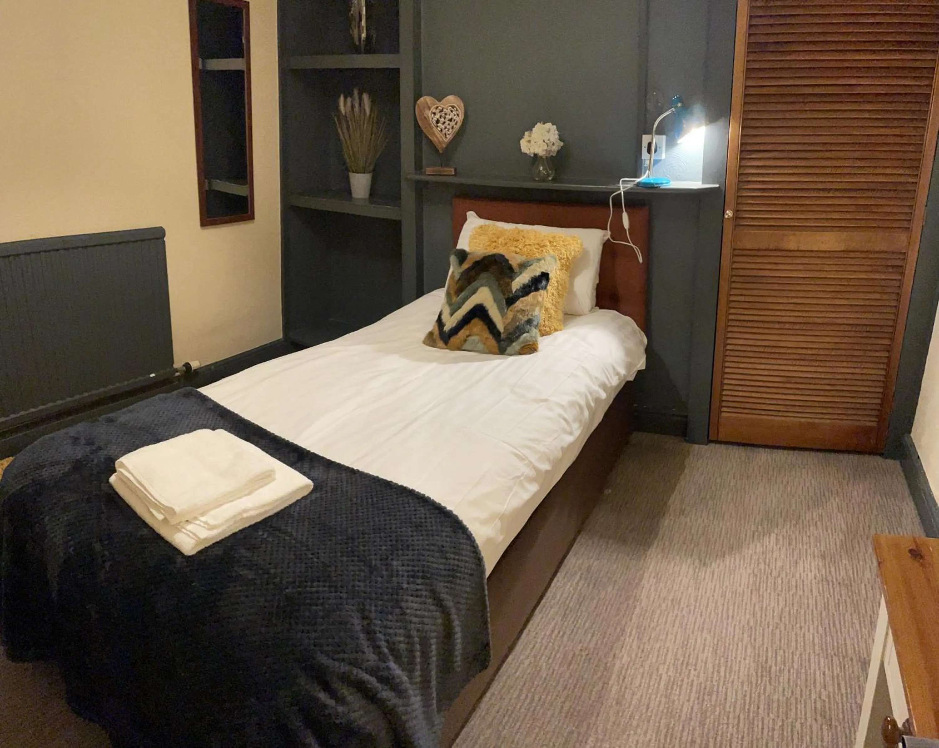 Bed in The Coach and Horses Inn