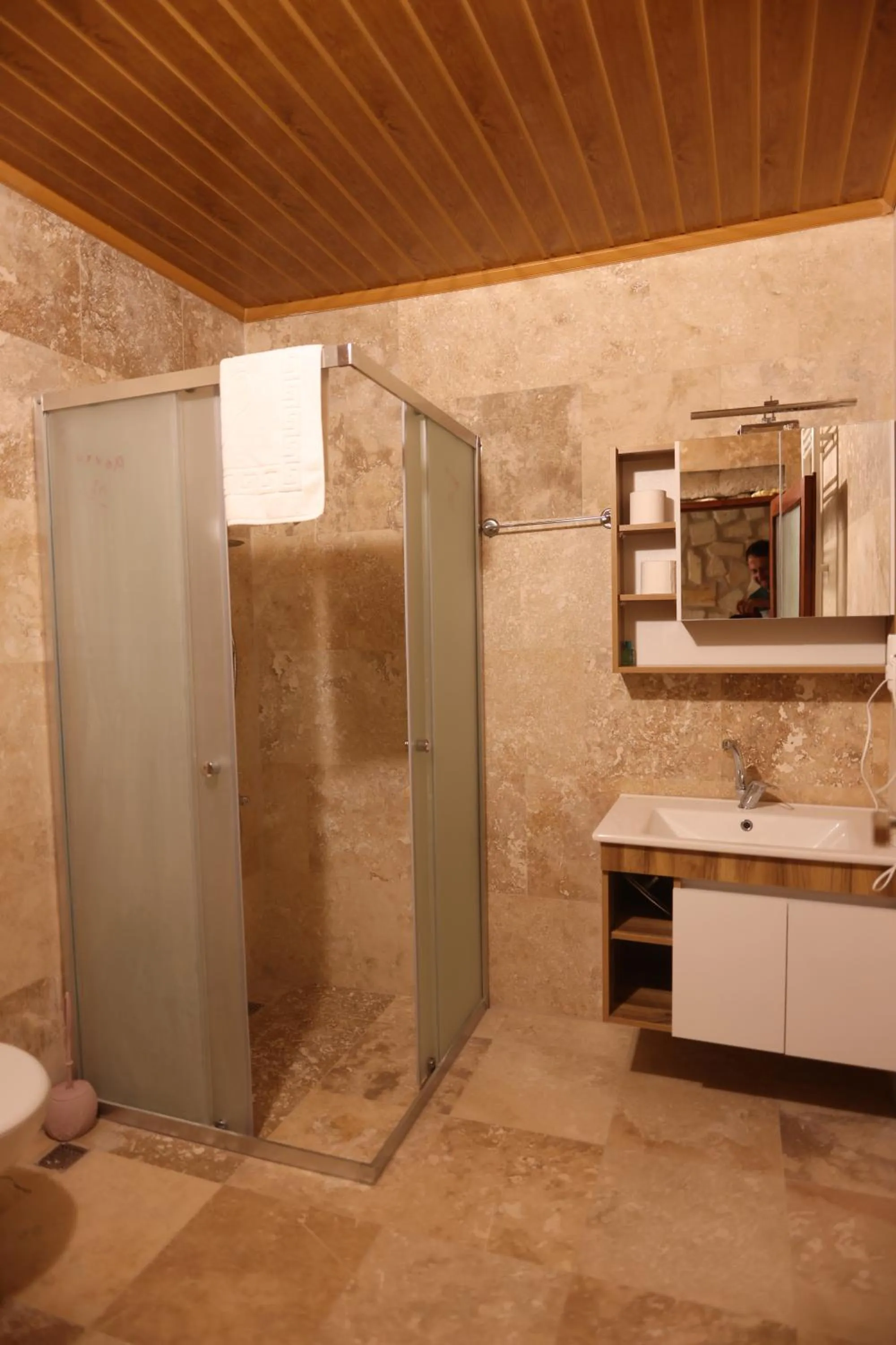 Shower in Wisstone Hotel