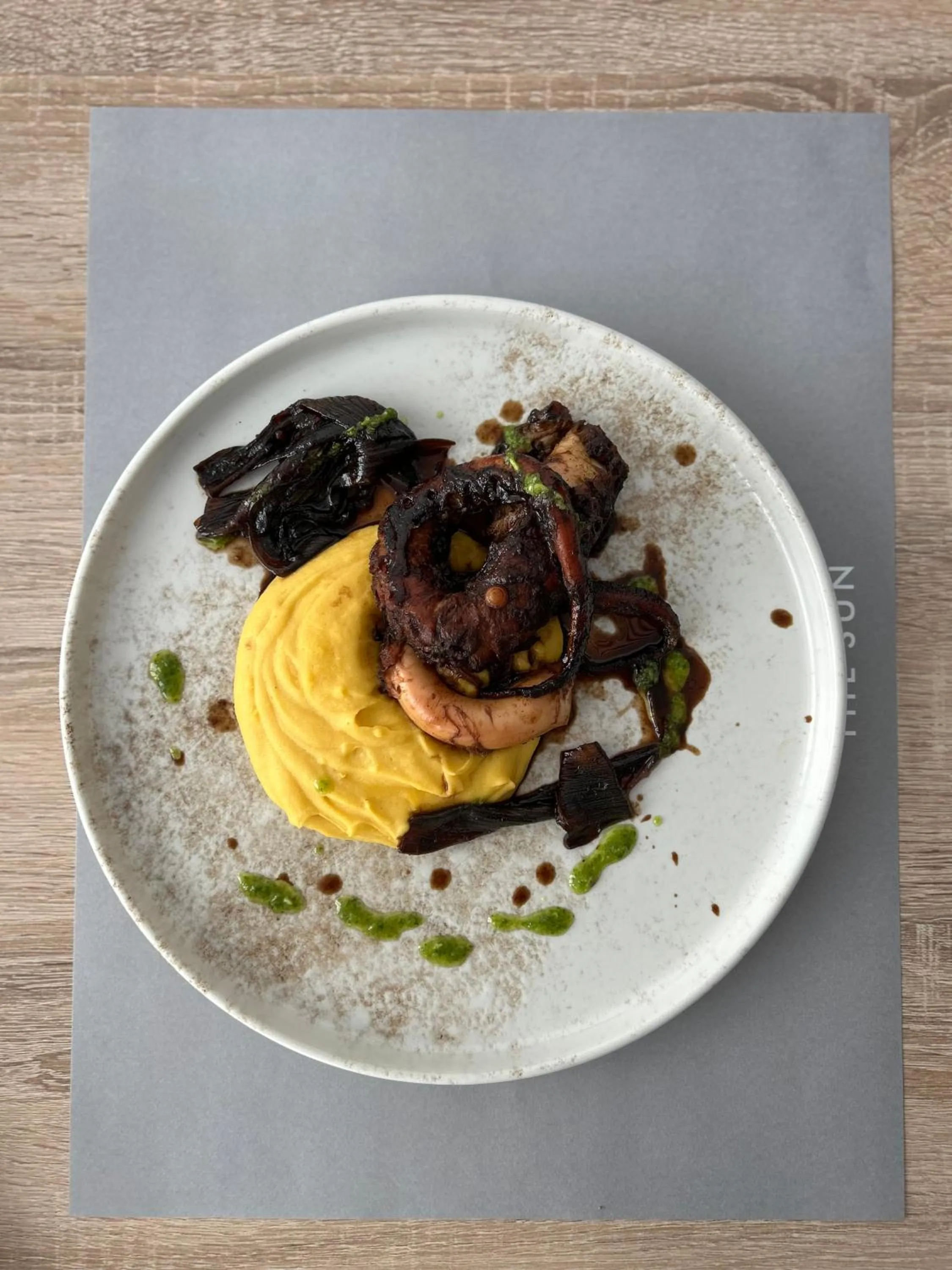 Restaurant/places to eat in Relux Ios Hotel