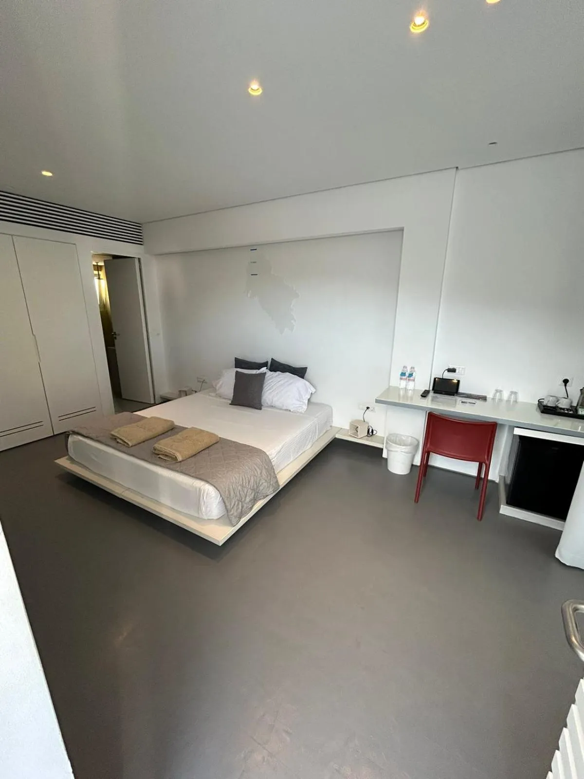 Bedroom, Bed in Relux Ios Hotel