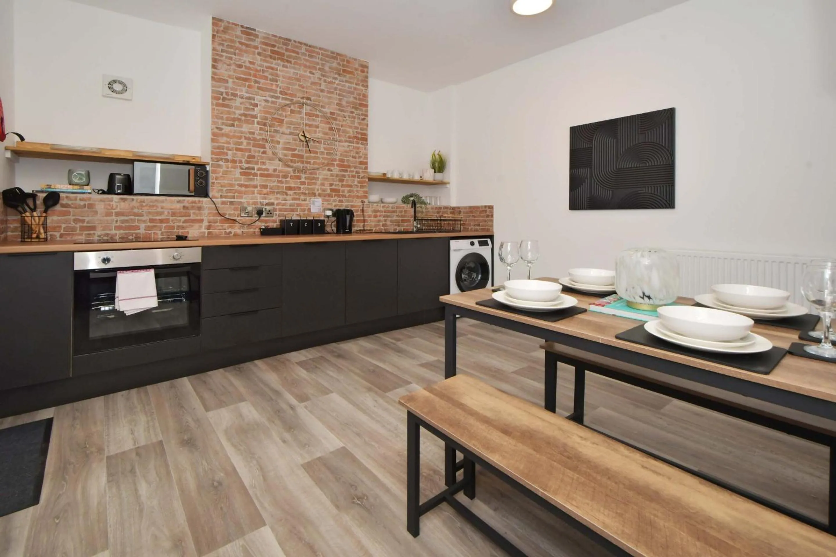Kitchen or kitchenette in Stay at Shobnall Road Rooms and Studios Burton