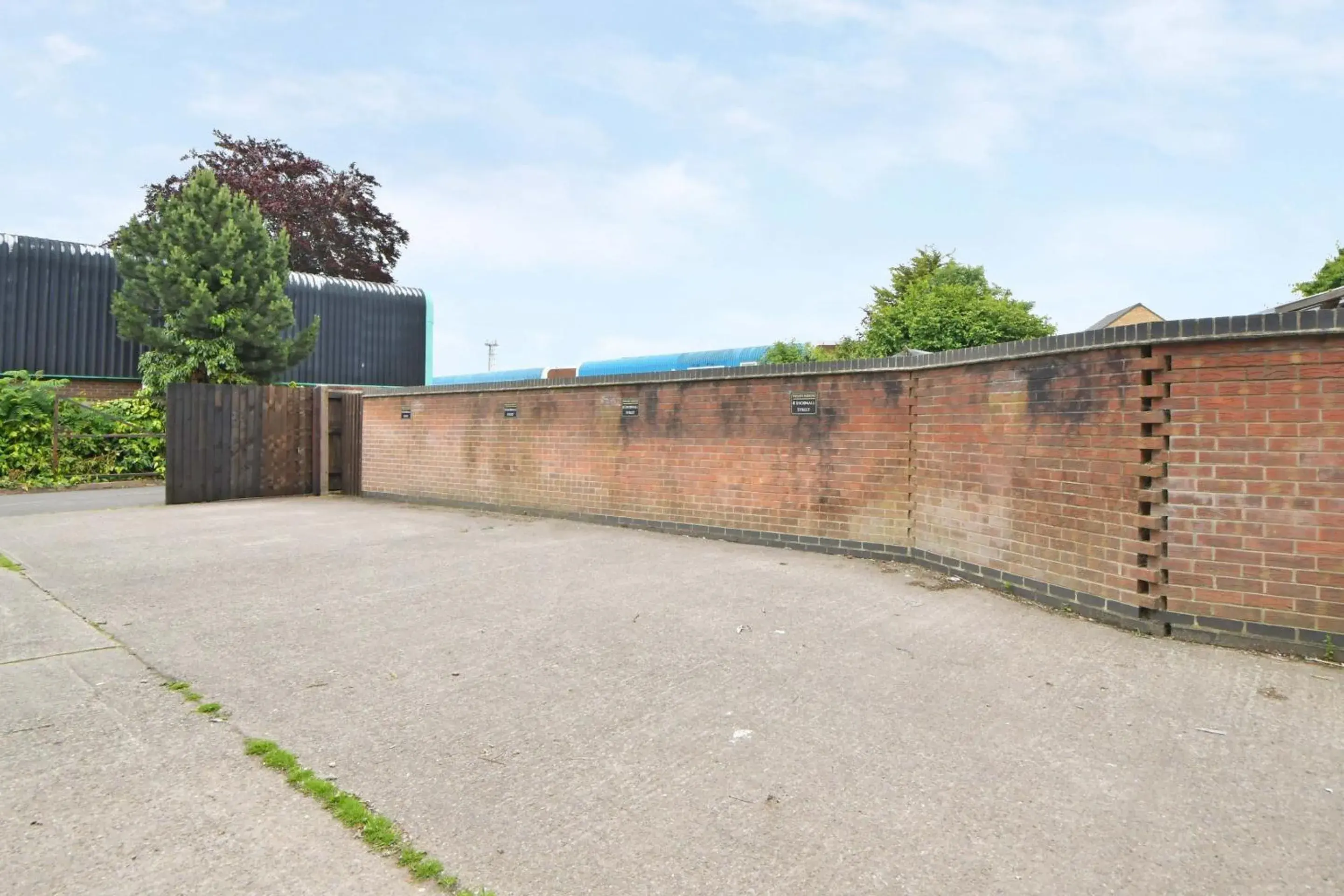 Property building in Stay at Shobnall Road Rooms and Studios Burton Property building in Stay at Shobnall Road Rooms and Studios Burton