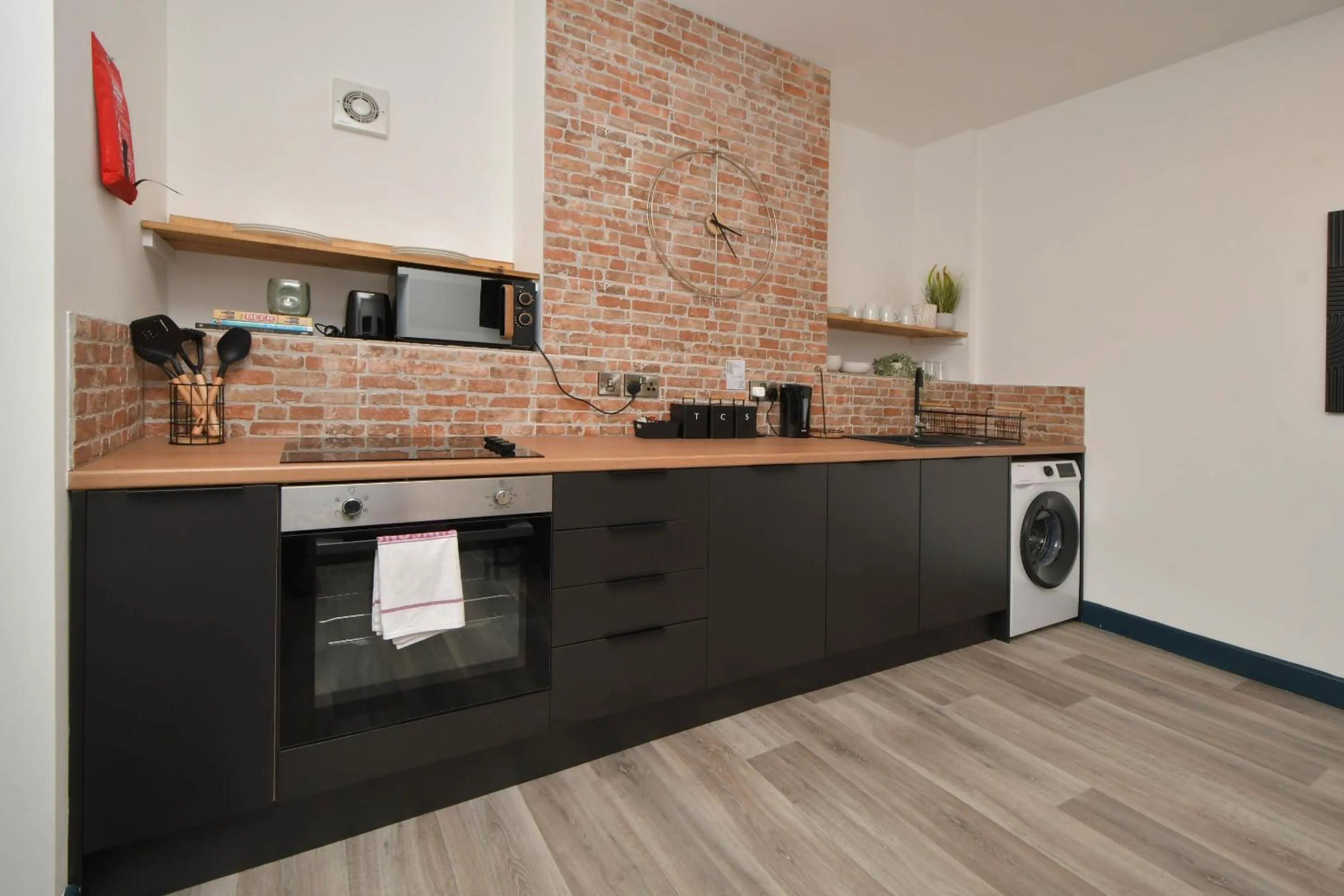 Kitchen or kitchenette in Stay at Shobnall Road Rooms and Studios Burton