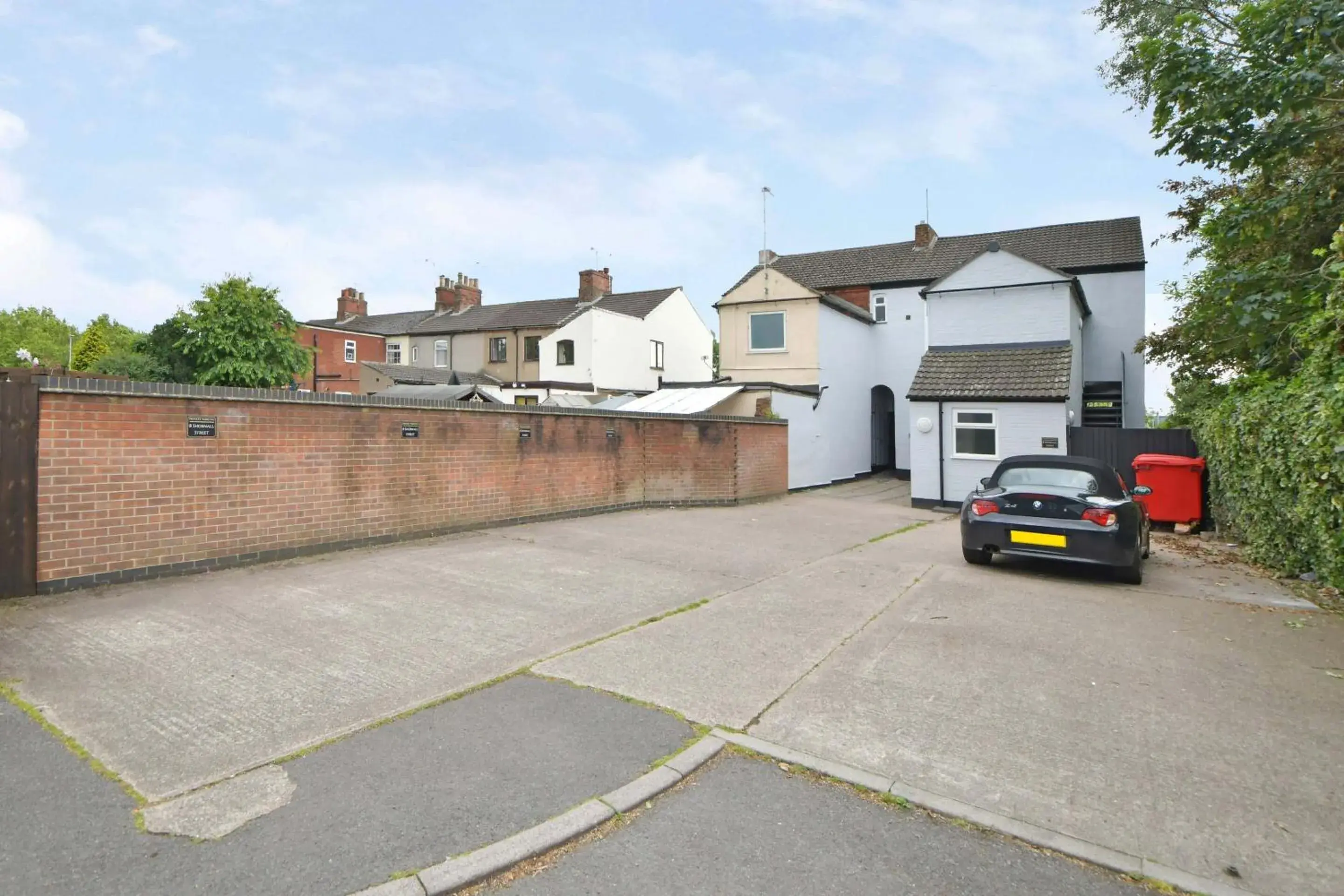 Property building in Stay at Shobnall Road Rooms and Studios Burton Property building in Stay at Shobnall Road Rooms and Studios Burton