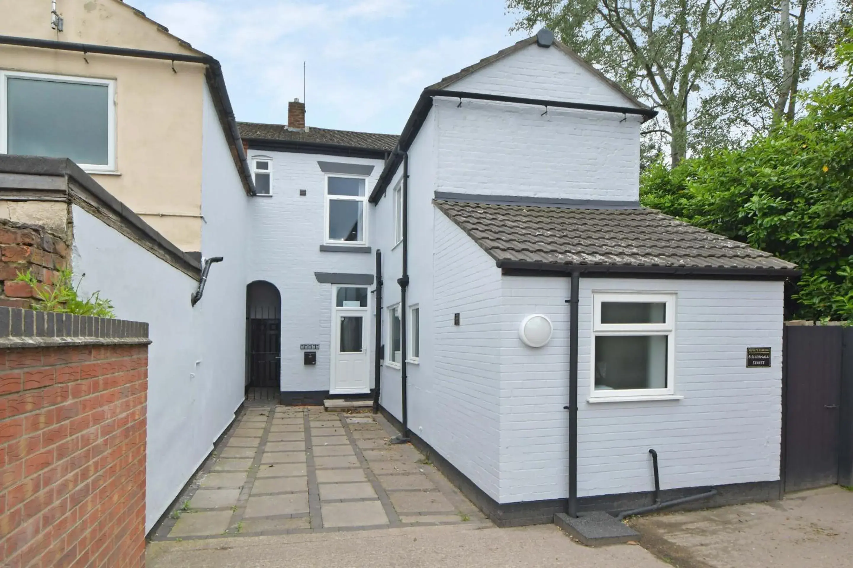 Property building in Stay at Shobnall Road Rooms and Studios Burton Property building in Stay at Shobnall Road Rooms and Studios Burton