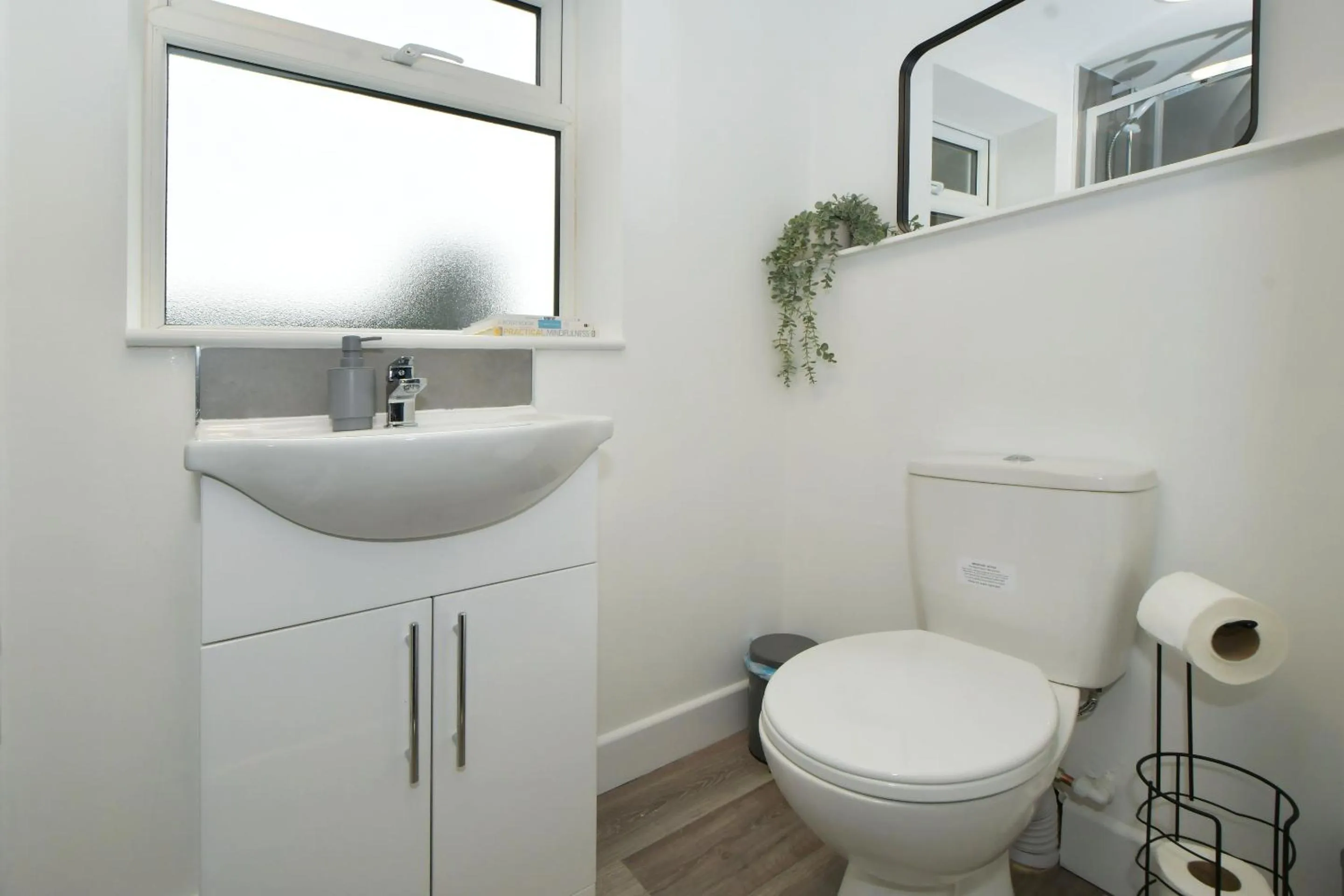 Bathroom in Stay at Shobnall Road Rooms and Studios Burton