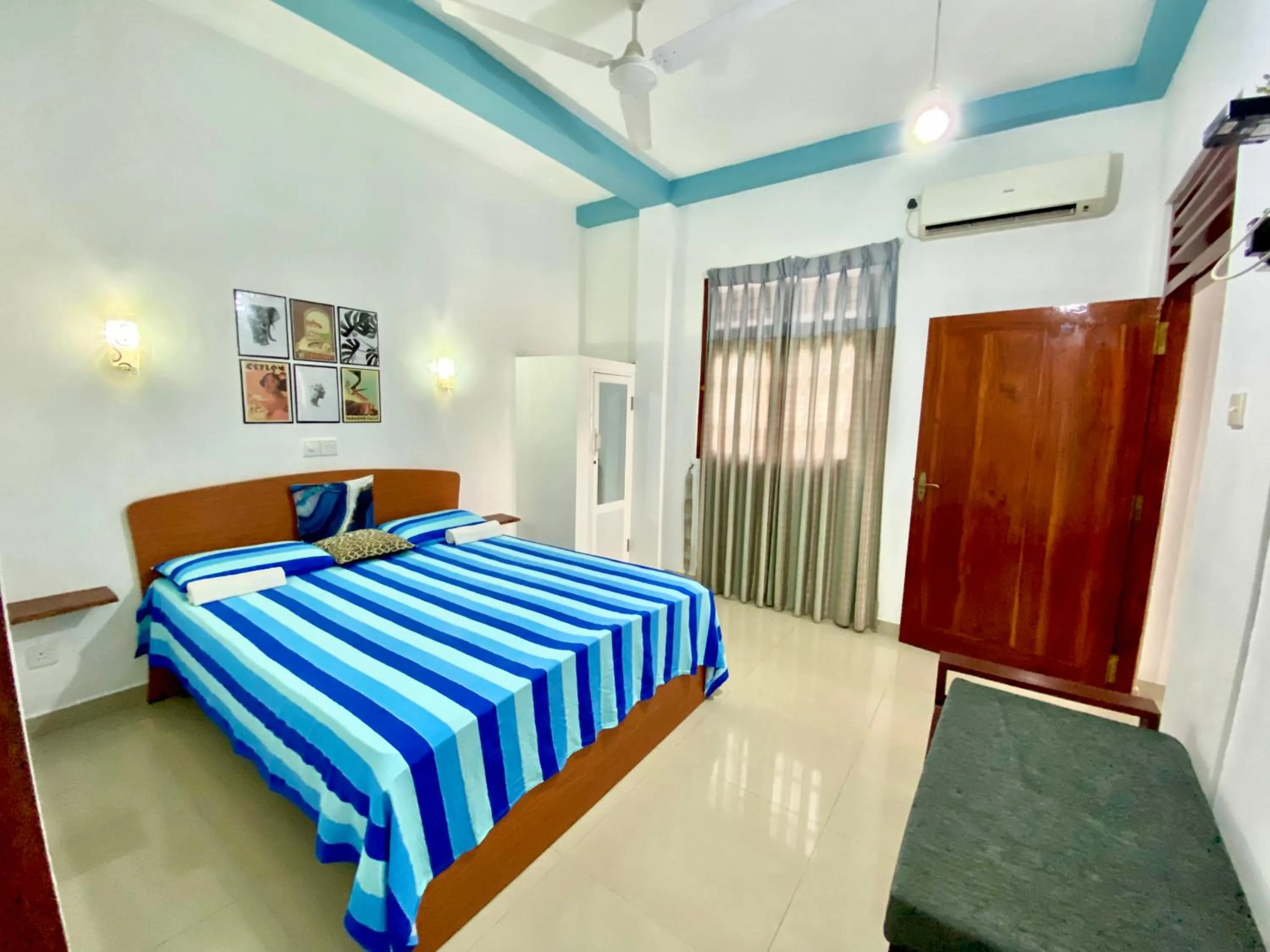 Photo of the whole room, Bed in Tamara Motels