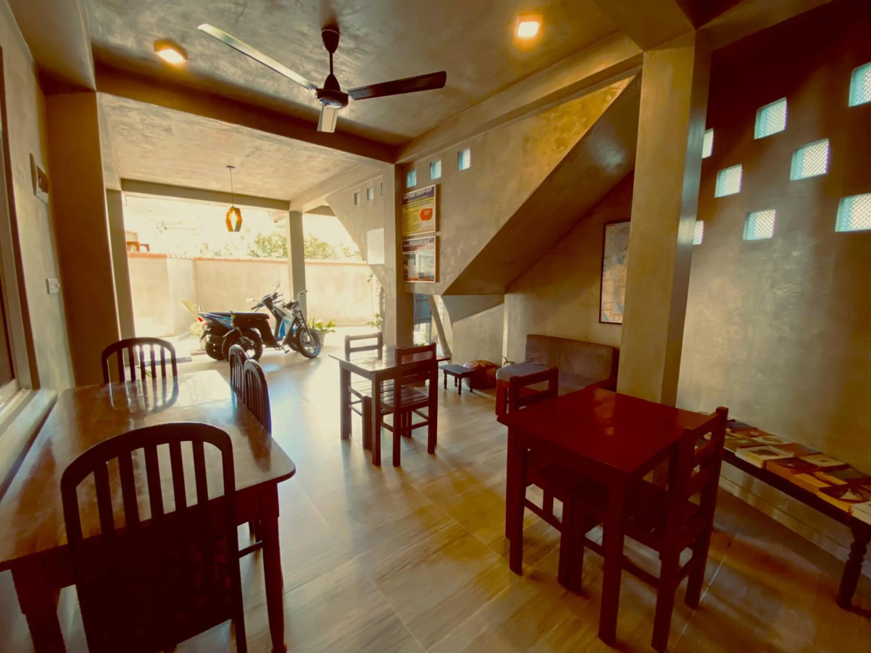 Restaurant/places to eat in Tamara Motels