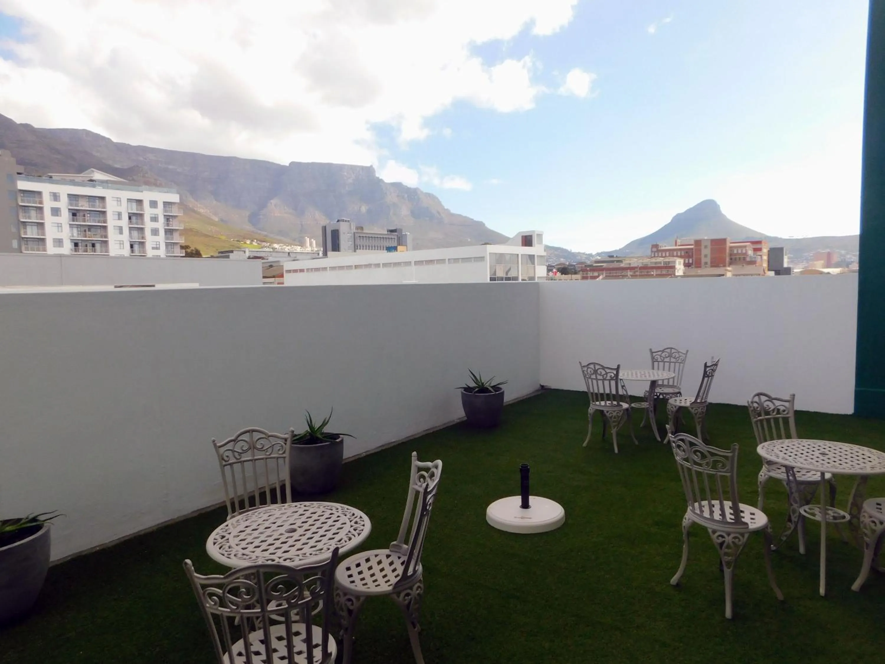 City Club at 1 on Albert Building