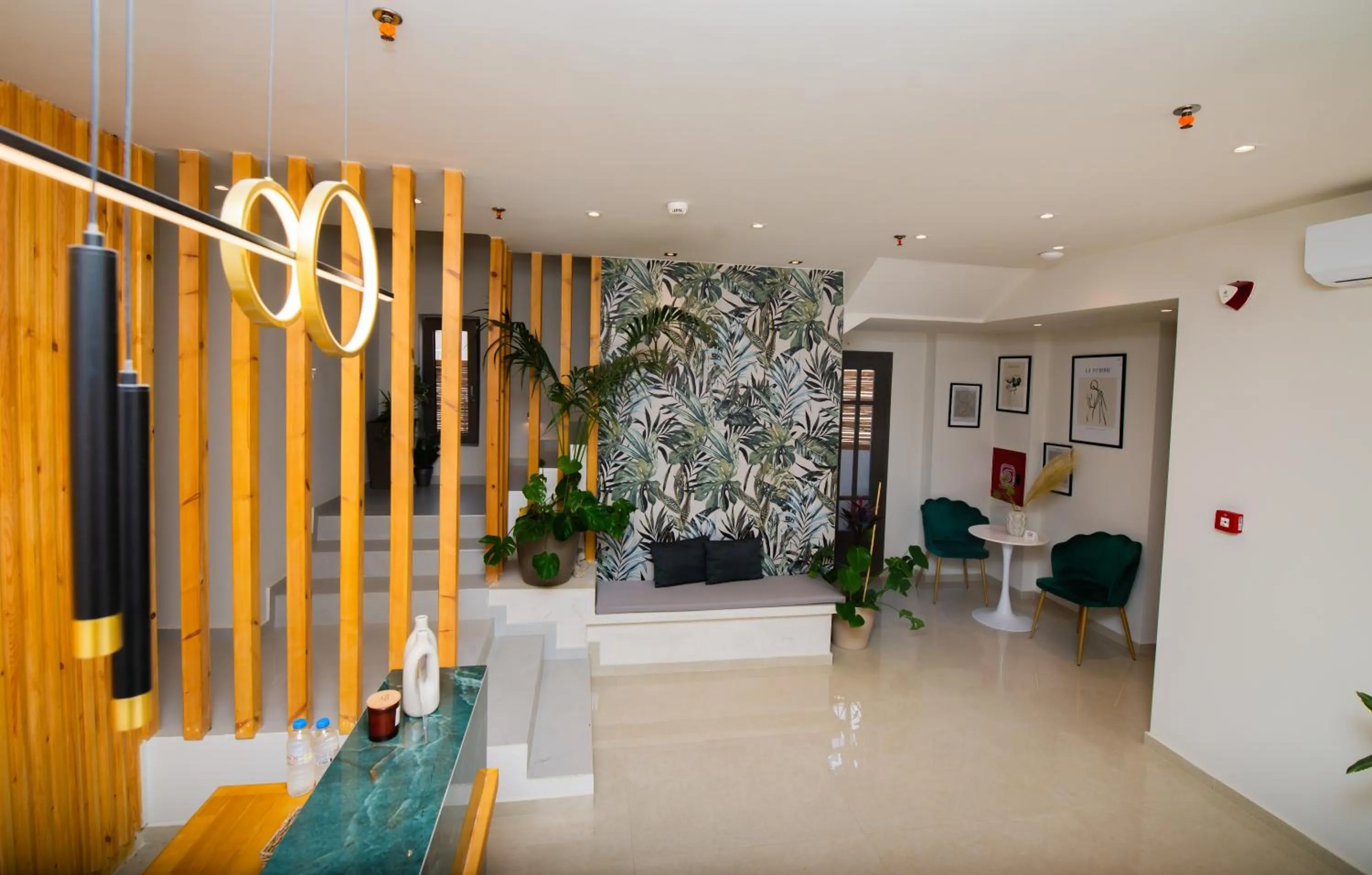 Lunar Hotel Modern Boutique