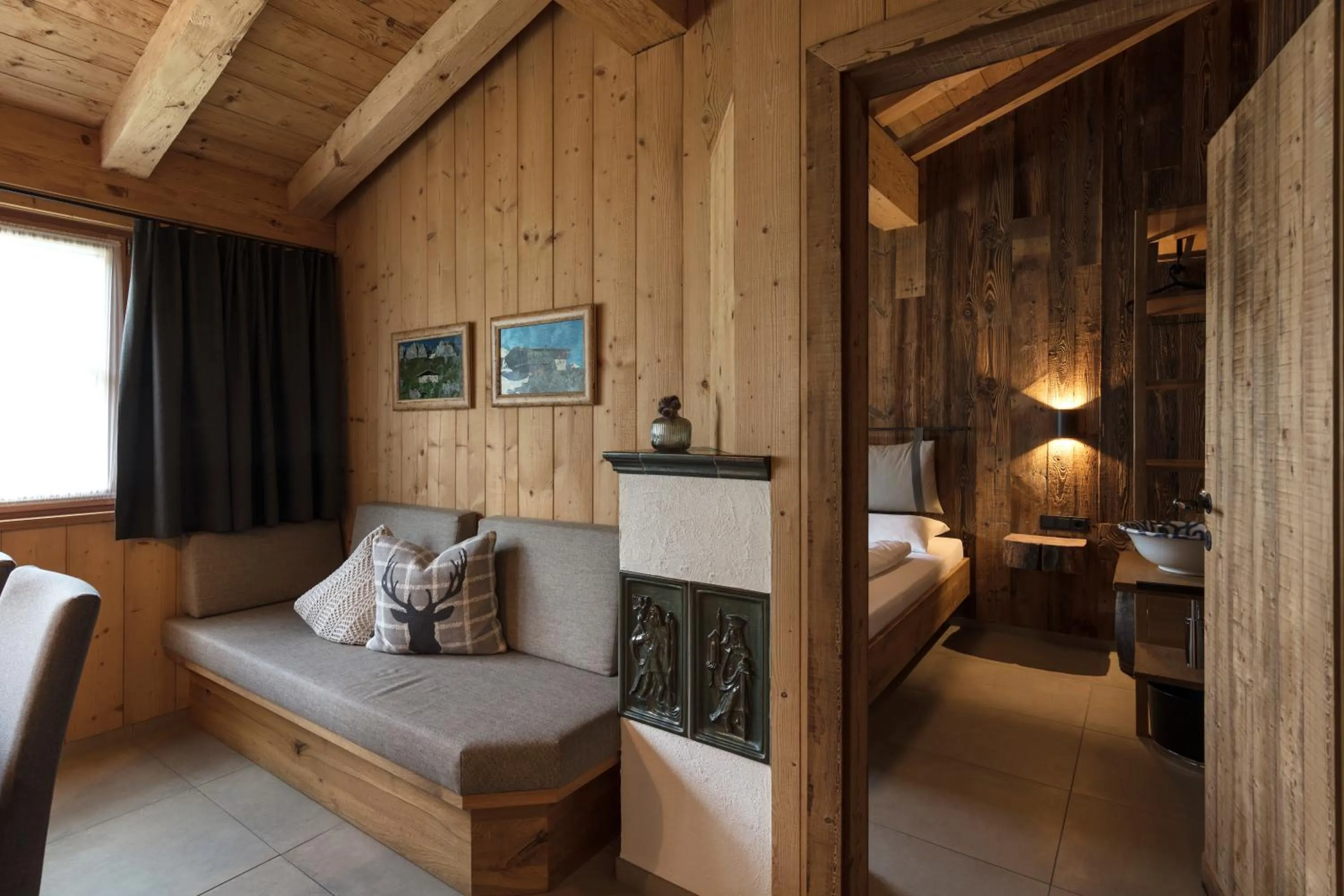 Living room, Bed in ArlBerglife Ferienresort