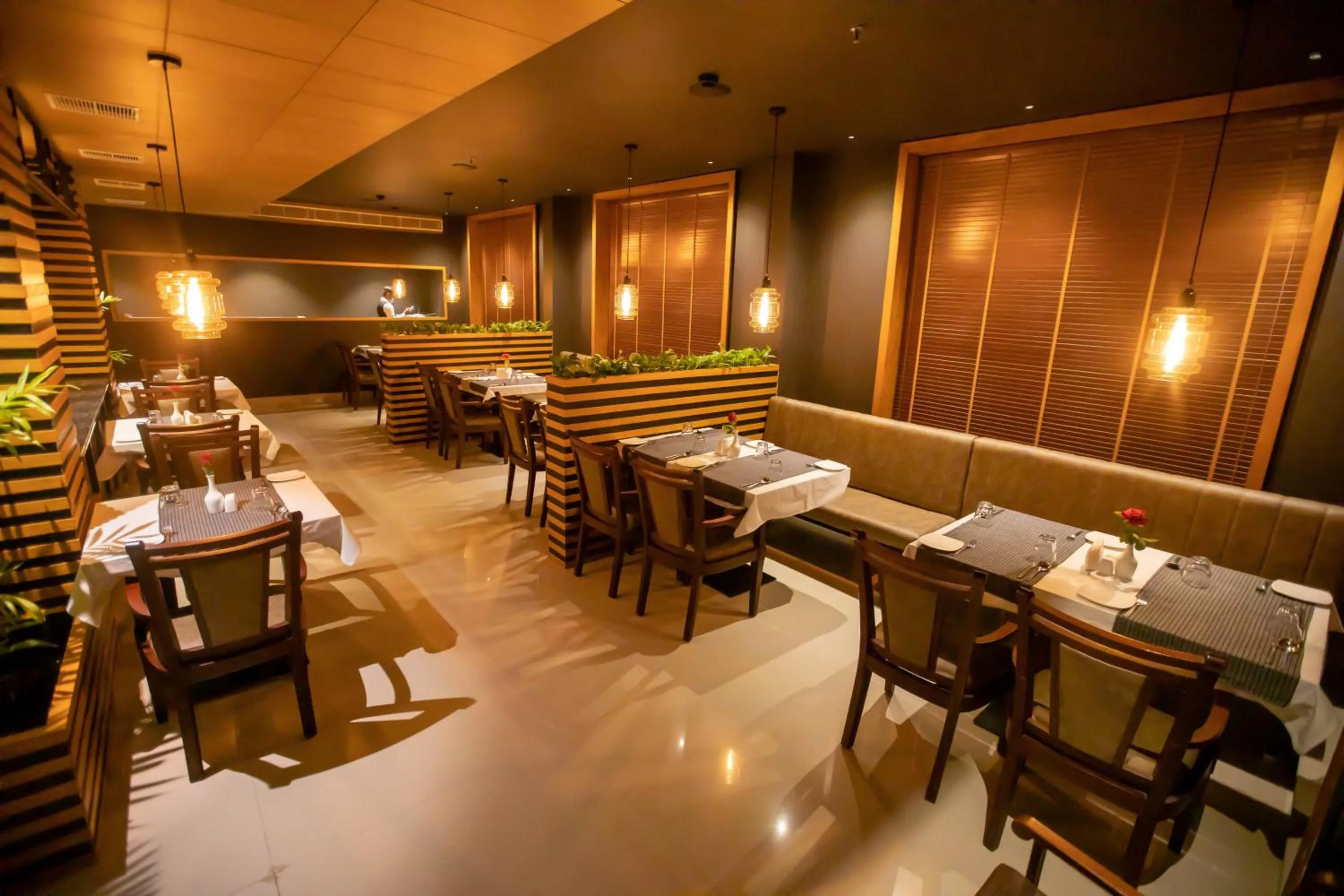 Restaurant/places to eat in Hotel Niya Regency