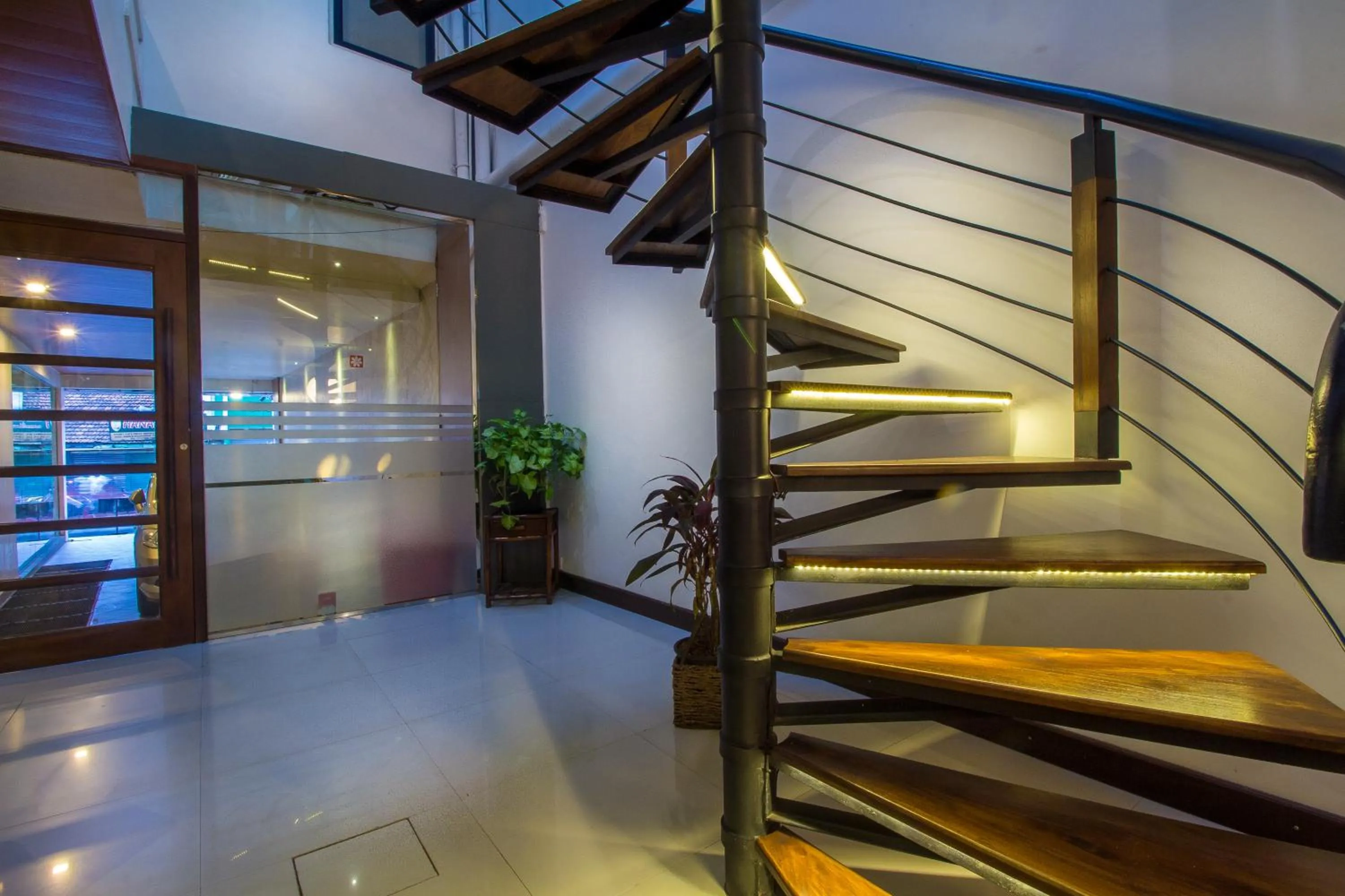 Area and facilities in Sevana City Hotel