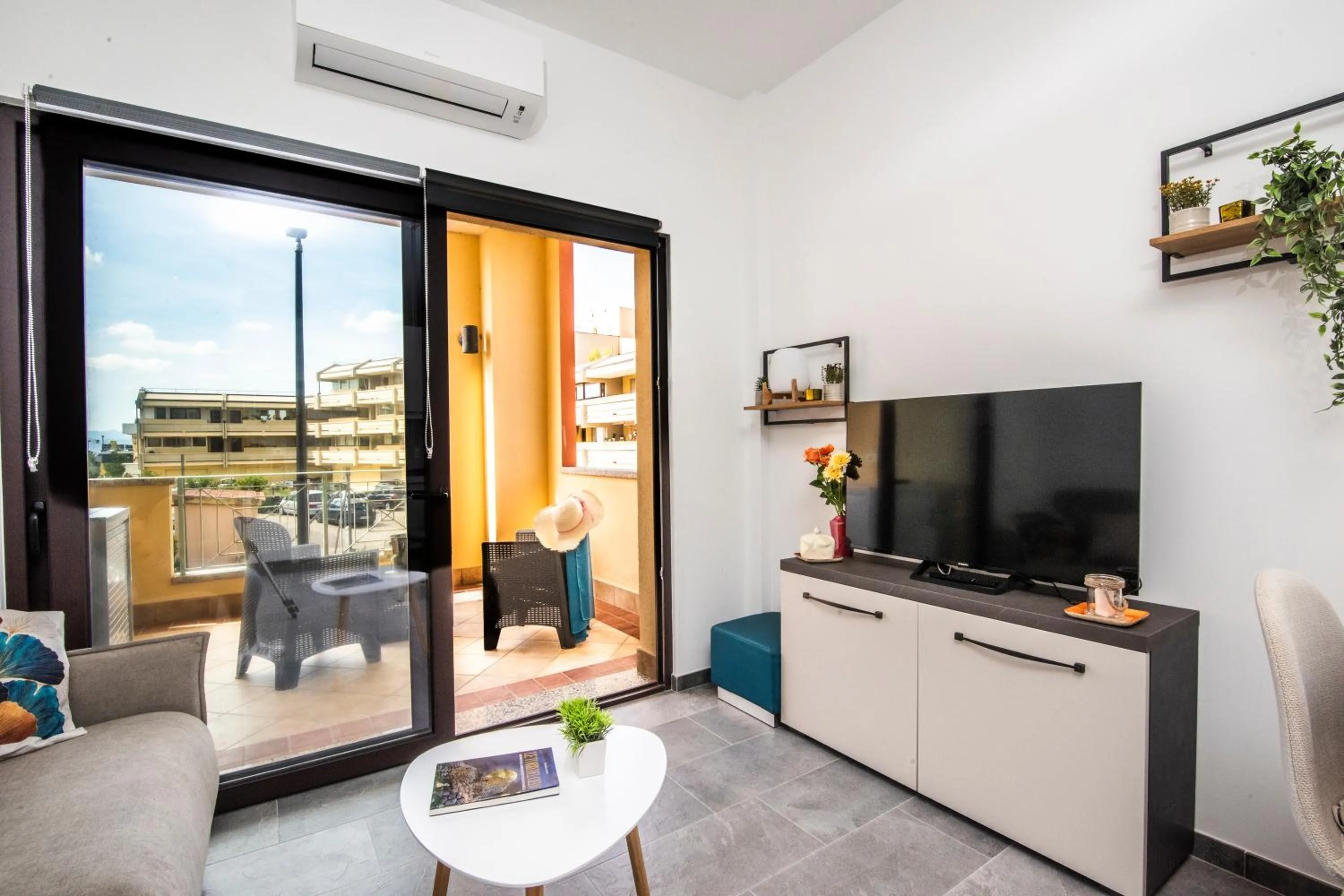 Always Traveling Near The City Center - Happy Rentals