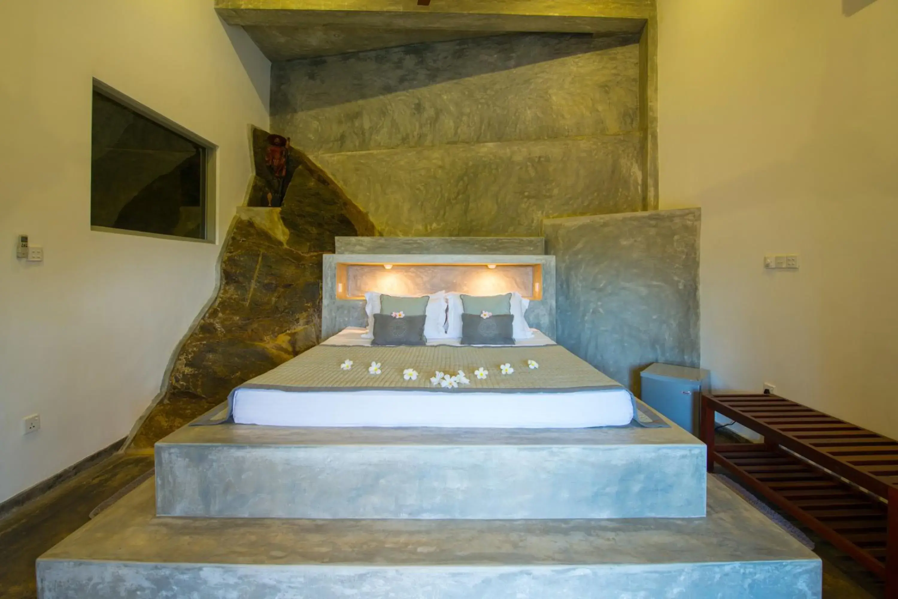 Deluxe Double Room with Pool View - single occupancy in The Horizon Hill Top Villa Deluxe Double Room with Pool View - single occupancy in The Horizon Hill Top Villa