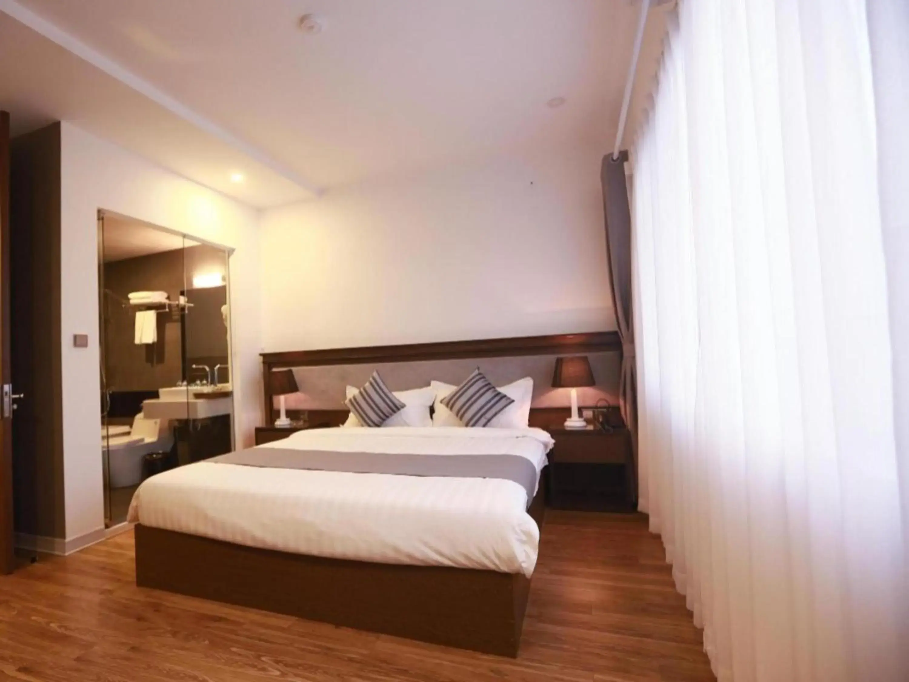 Bedroom, Bed in Collection O Le Grand Hanoi hotel - The Tryst Bedroom, Bed in Collection O Le Grand Hanoi hotel - The Tryst