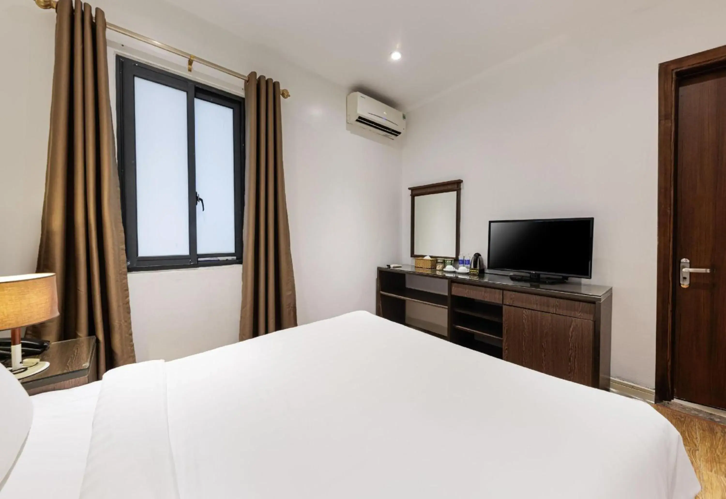 Bedroom, Bed in Collection O Le Grand Hanoi hotel - The Tryst Bedroom, Bed in Collection O Le Grand Hanoi hotel - The Tryst