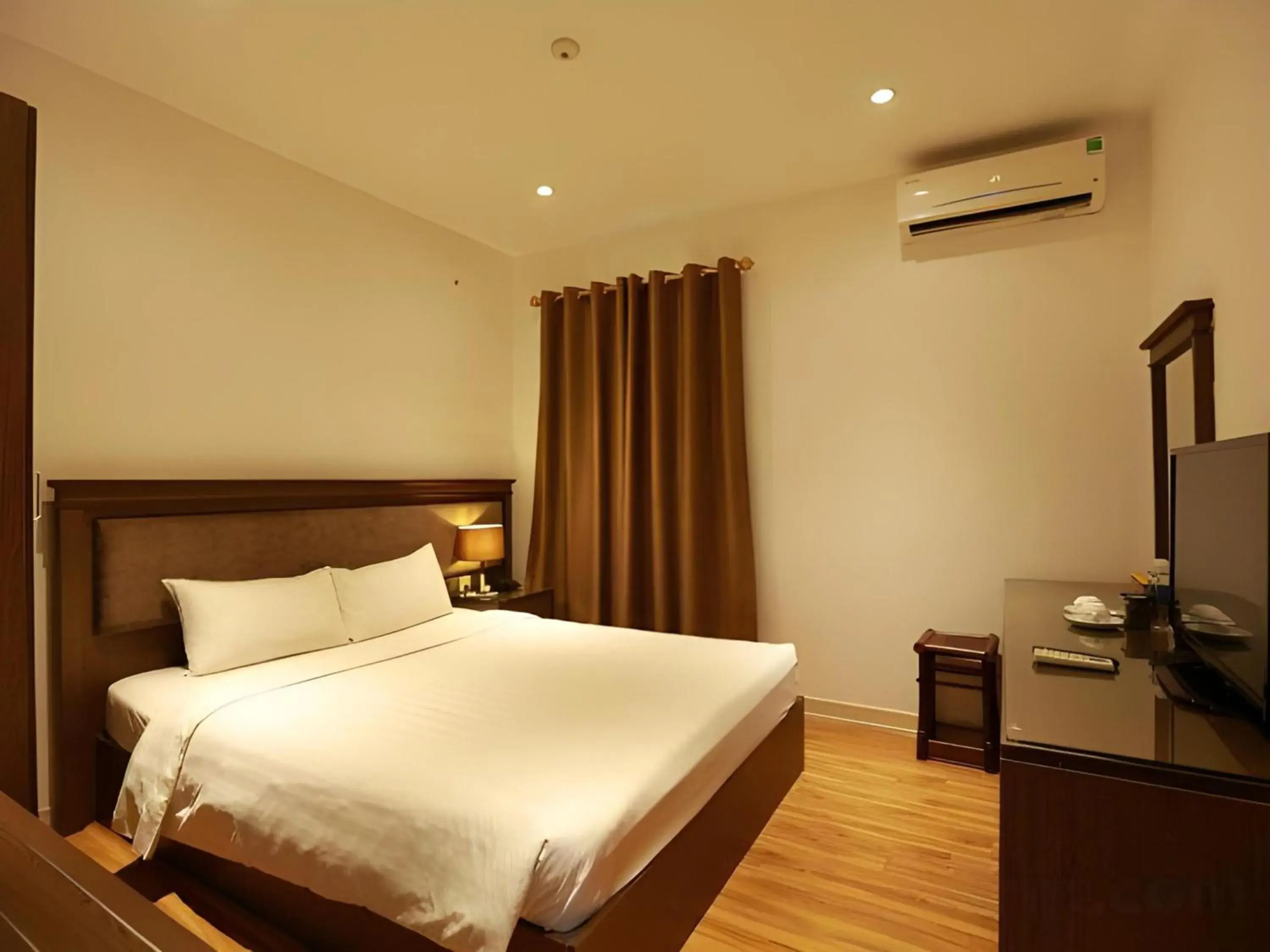 Bedroom, Bed in Collection O Le Grand Hanoi hotel - The Tryst Bedroom, Bed in Collection O Le Grand Hanoi hotel - The Tryst