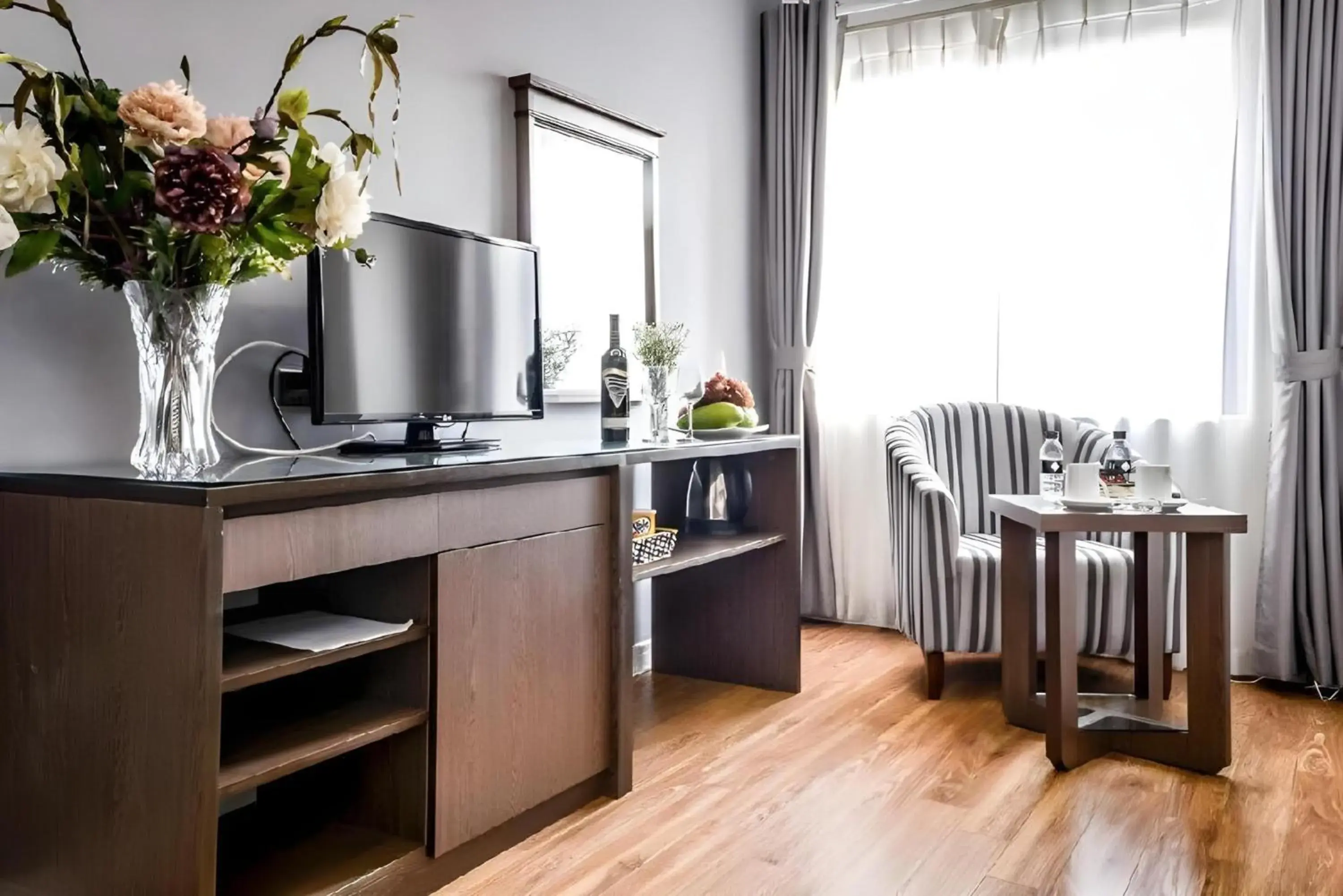 Photo of the whole room in Collection O Le Grand Hanoi hotel - The Tryst Photo of the whole room in Collection O Le Grand Hanoi hotel - The Tryst