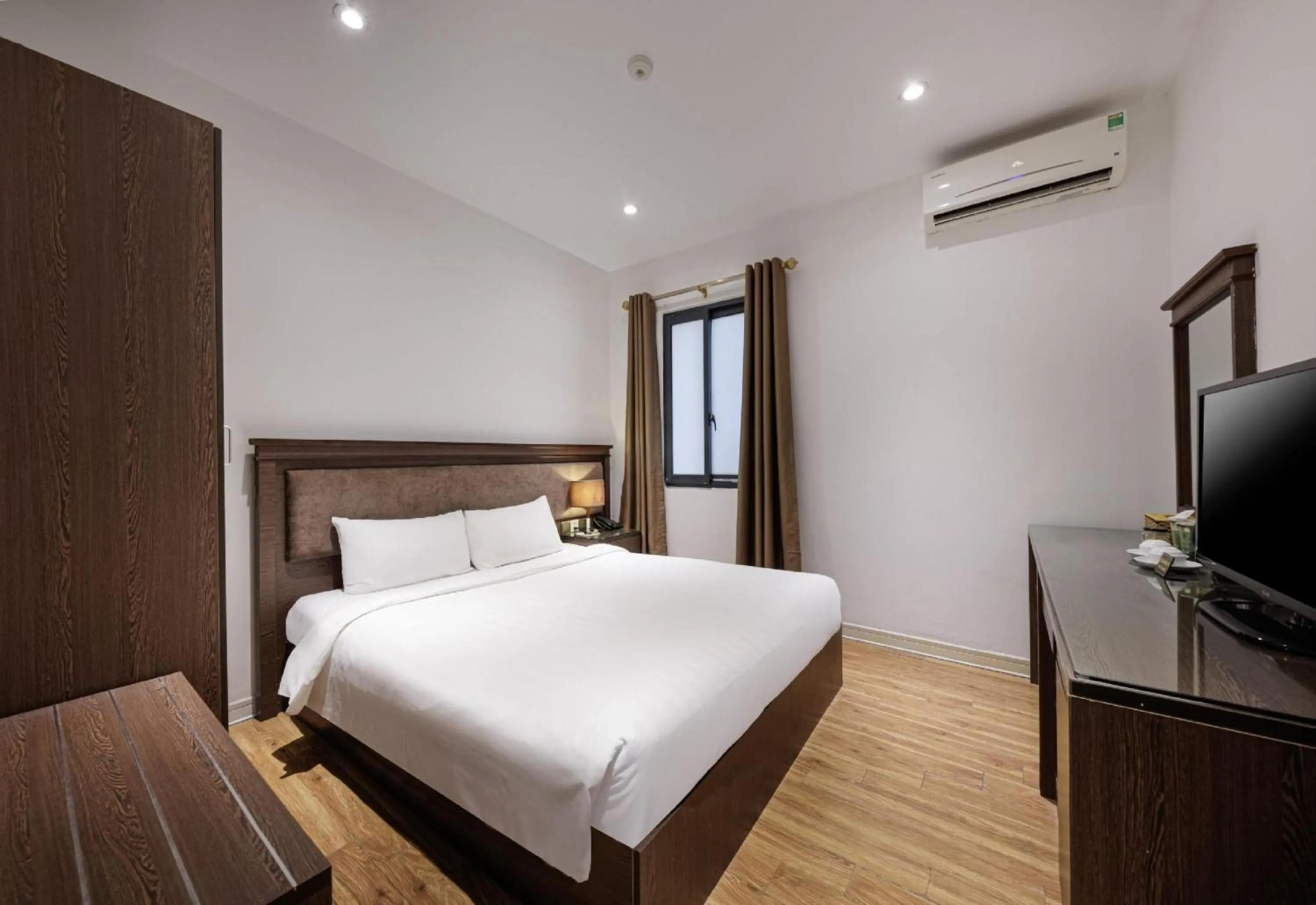 Bedroom, Bed in Collection O Le Grand Hanoi hotel - The Tryst