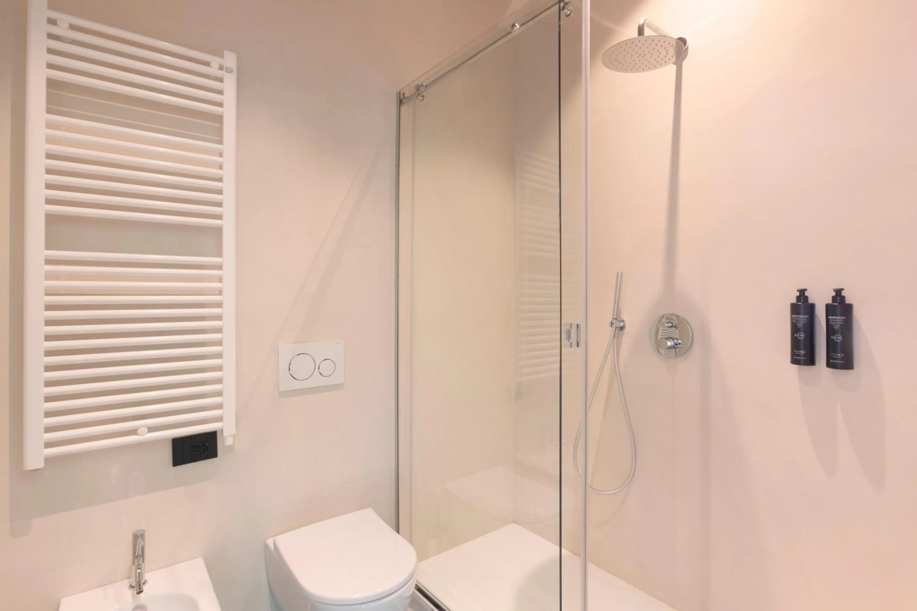 Shower in Barberini Retreat Boutique Hotel