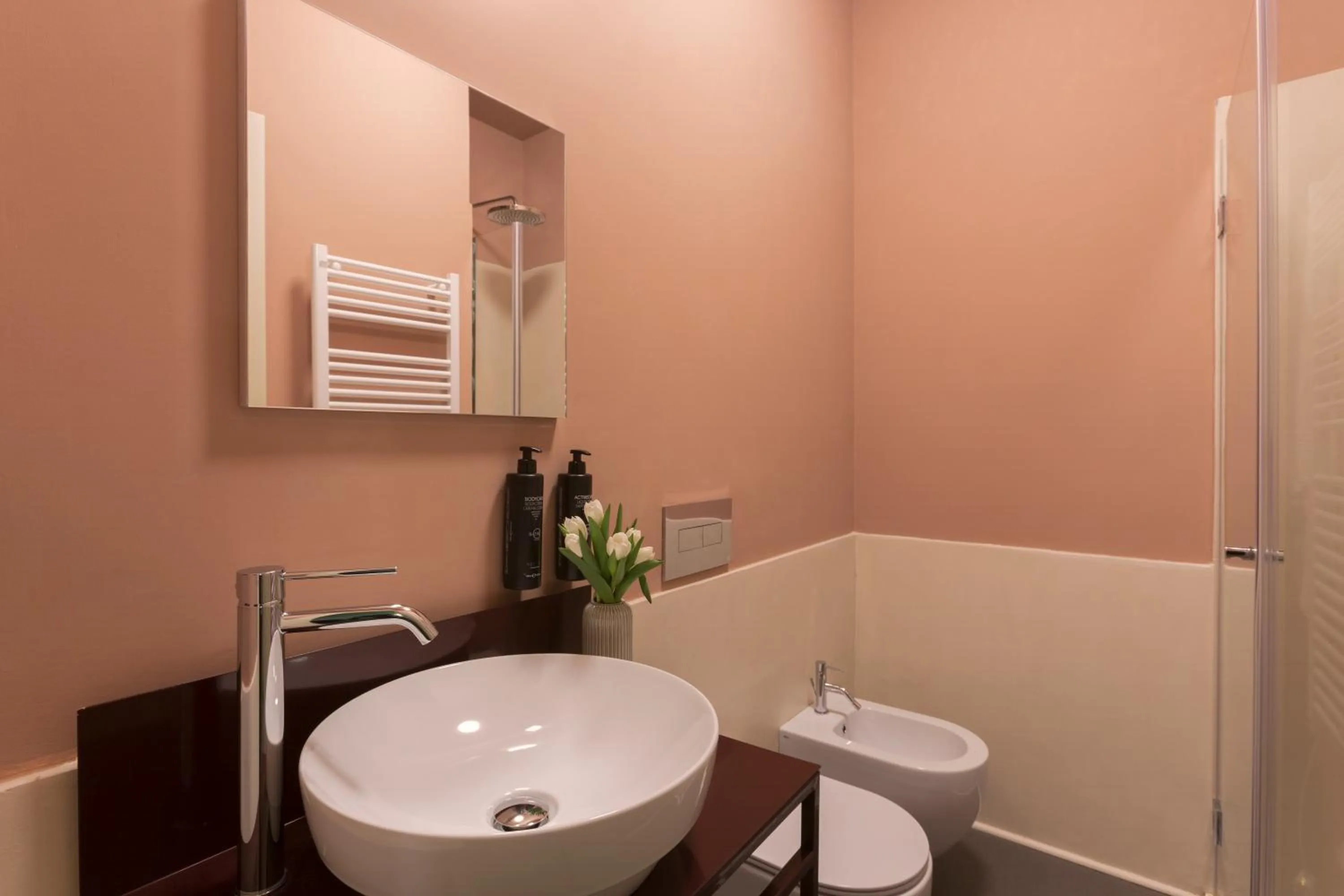 Shower in Barberini Retreat Boutique Hotel