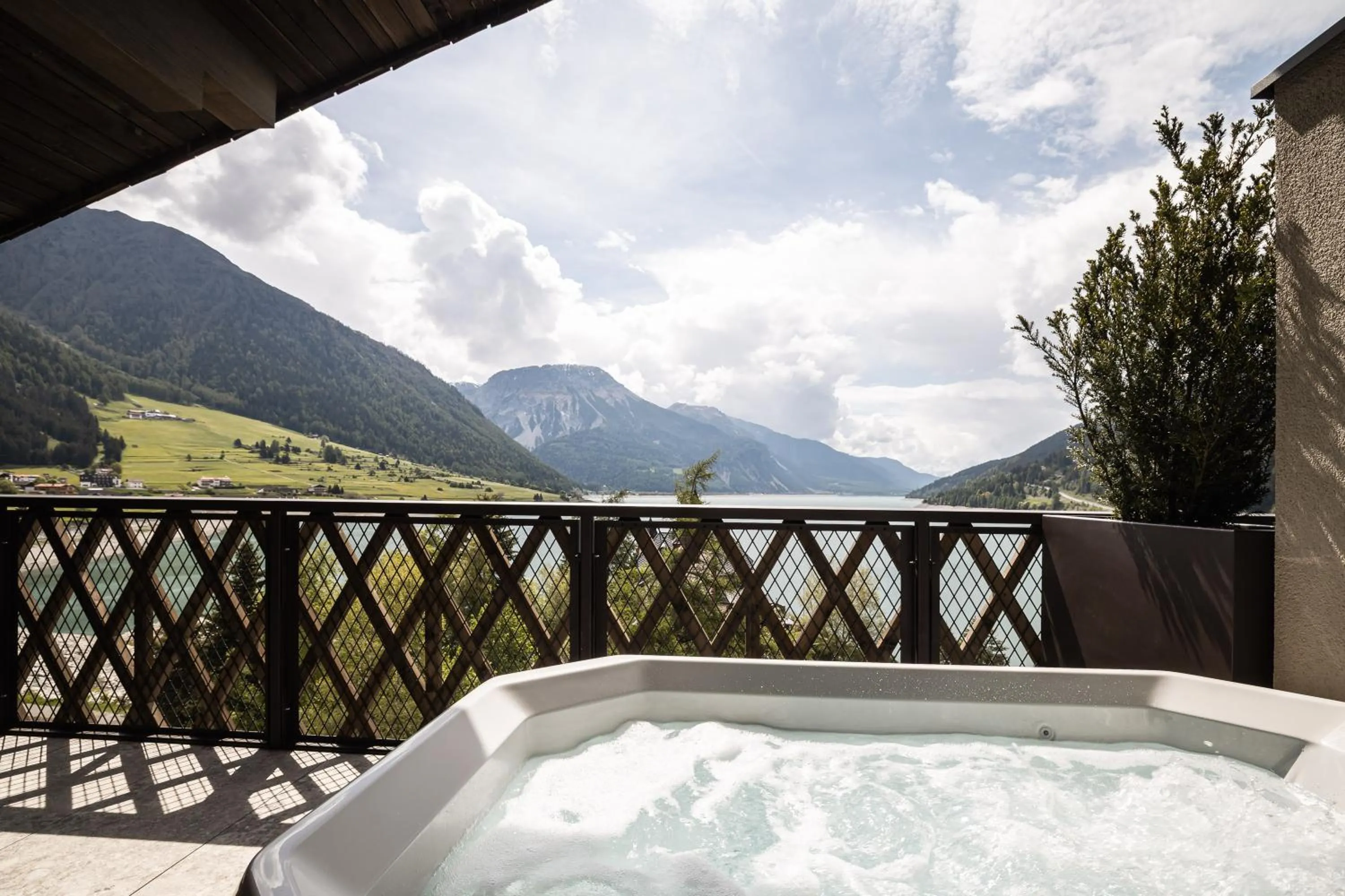 Hot Tub in DAS GERSTL Family Retreat