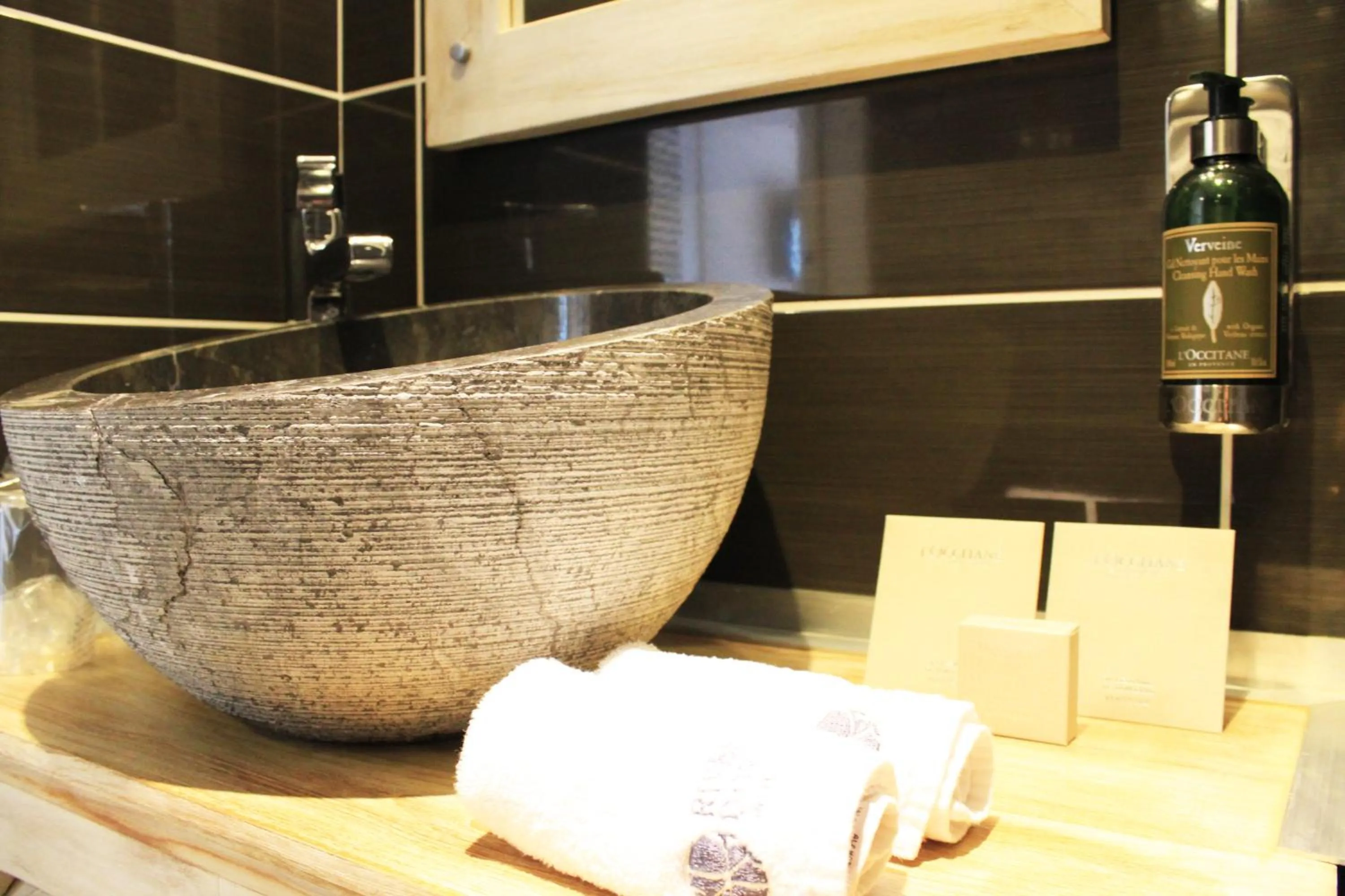 Bathroom in Rives d'Or Hôtel