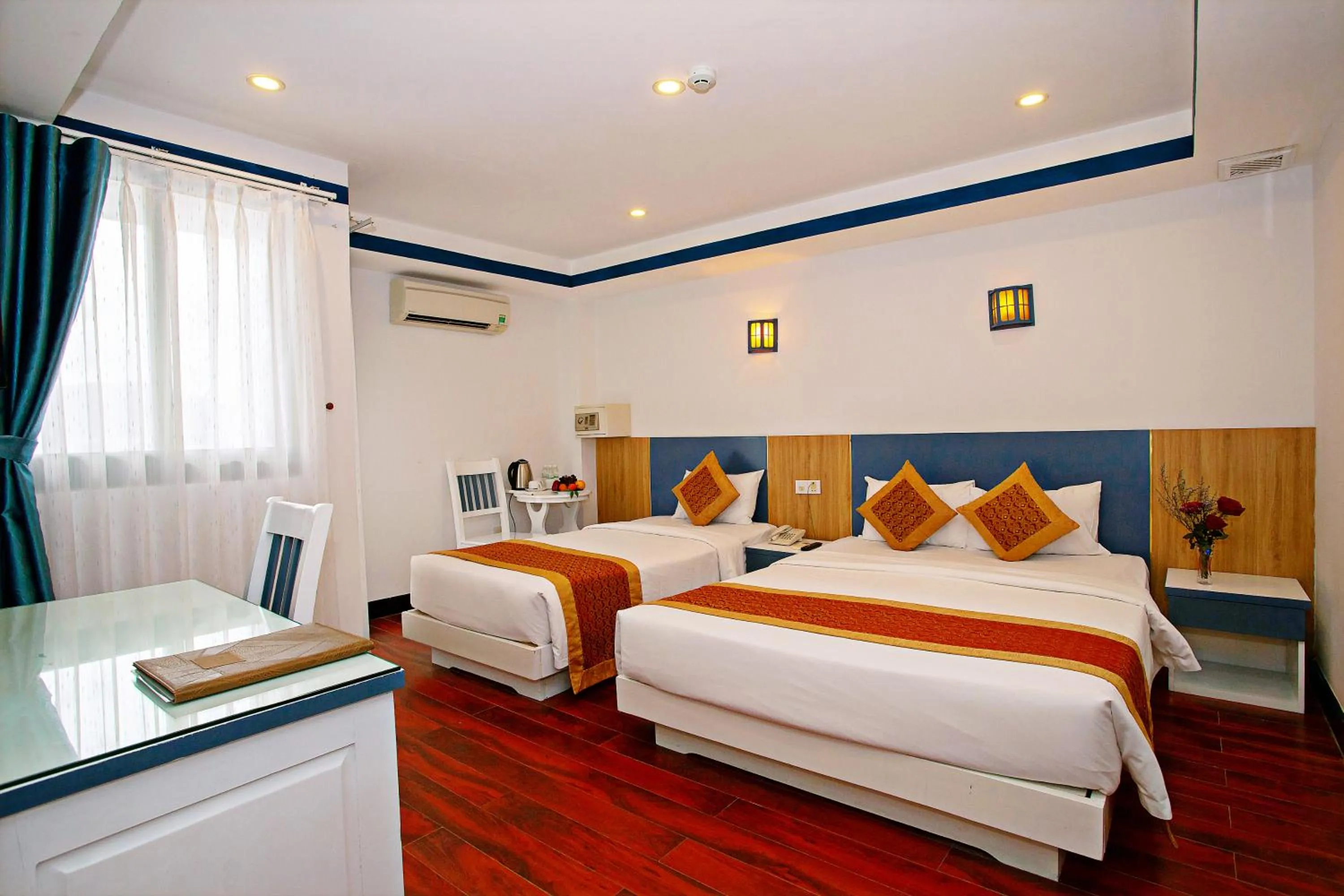Property building, Bed in Golden Rain 2 Hotel Nha Trang Beach