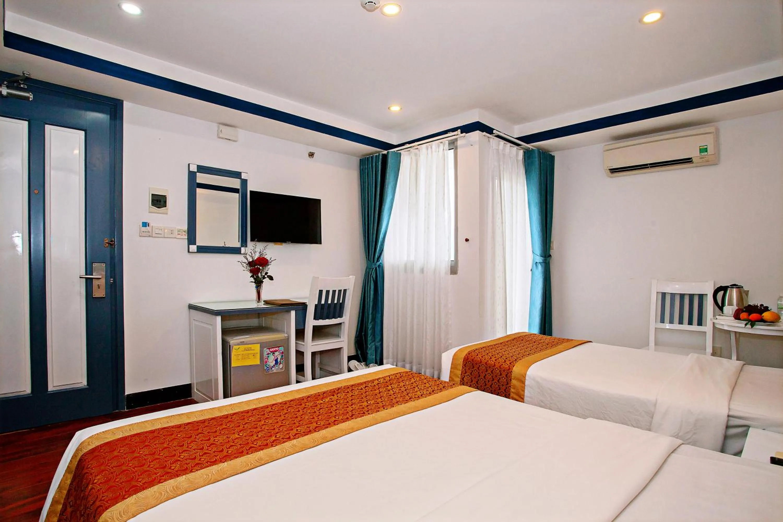 Property building, Bed in Golden Rain 2 Hotel Nha Trang Beach