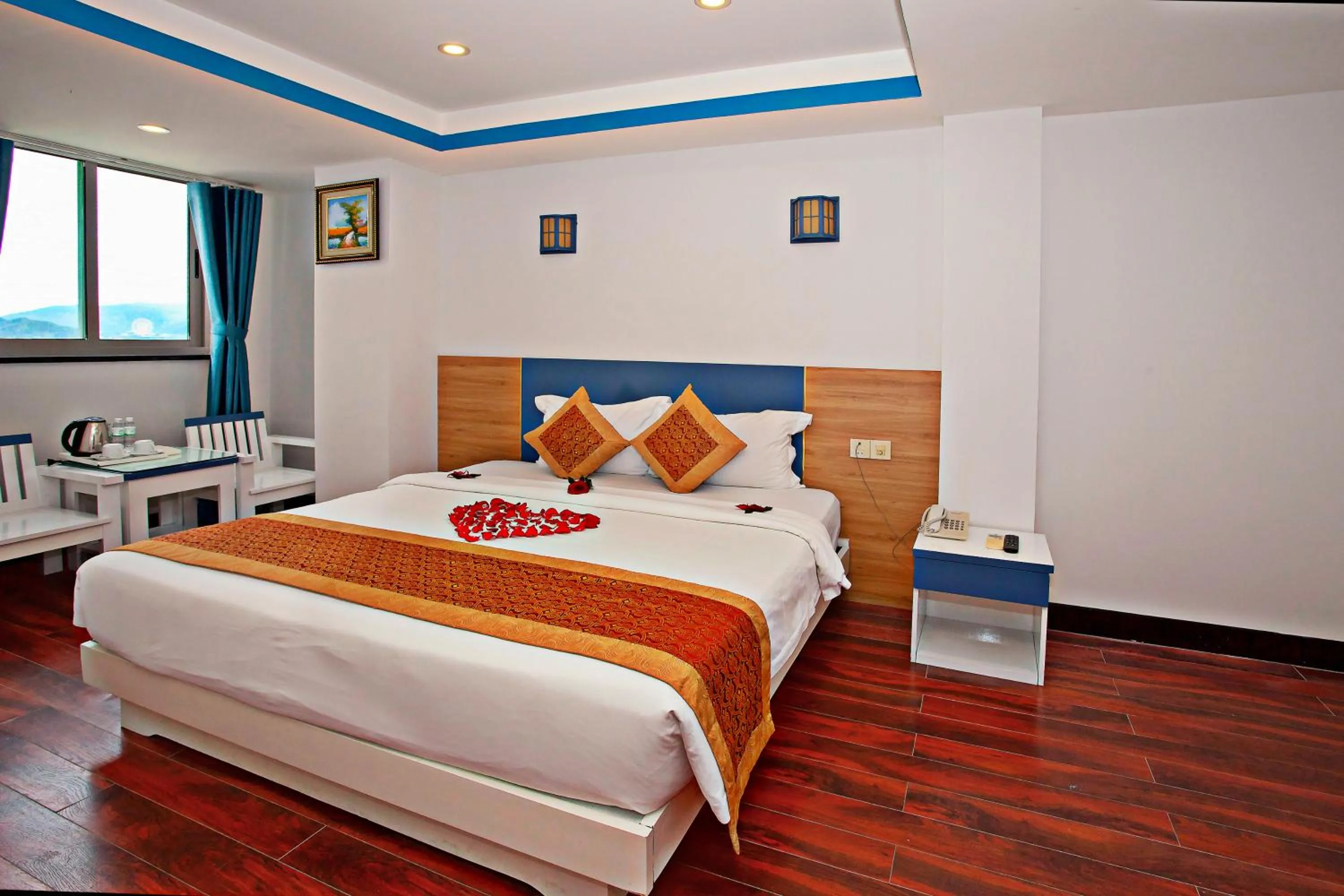 Property building, Bed in Golden Rain 2 Hotel Nha Trang Beach