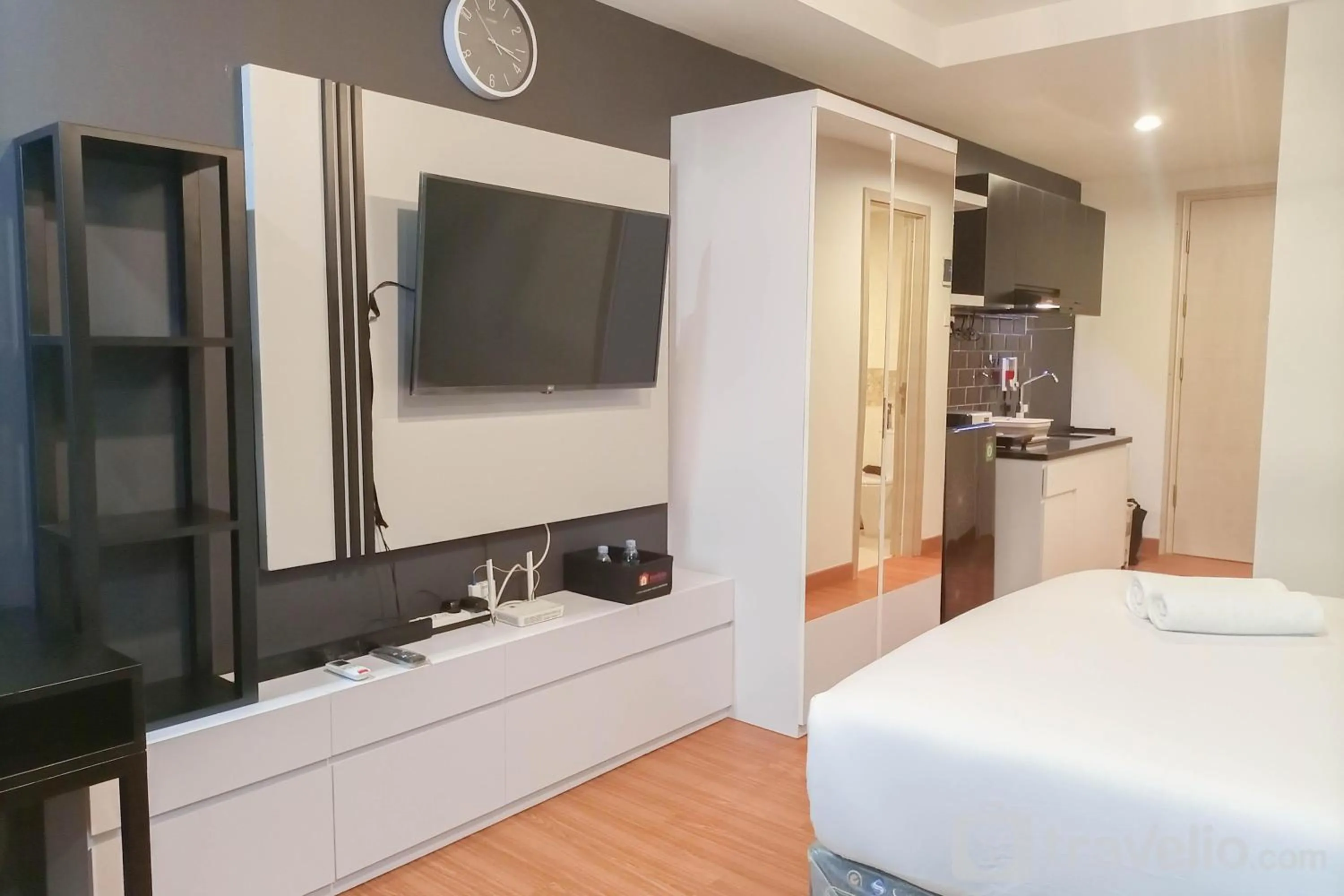 Cozy Studio at Mataram City Apartment By Travelio
