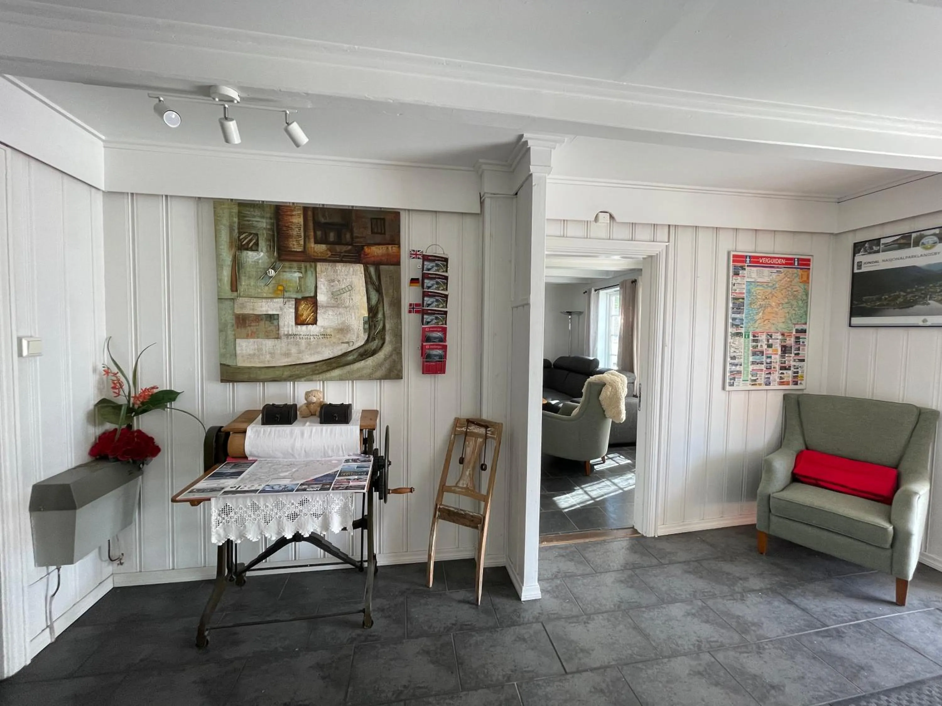 TV and multimedia in Jondal Hotel