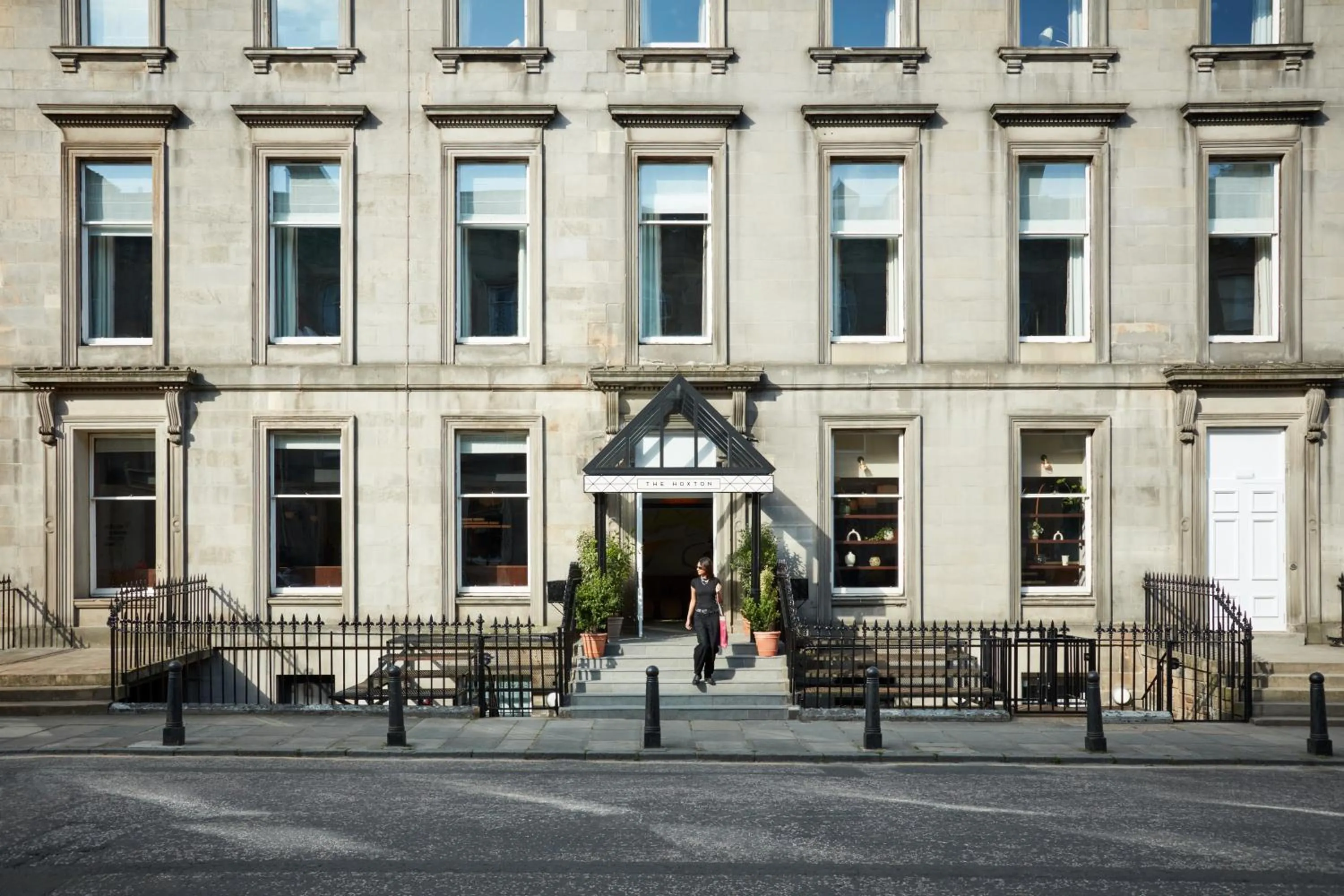 Property building in The Hoxton, Edinburgh