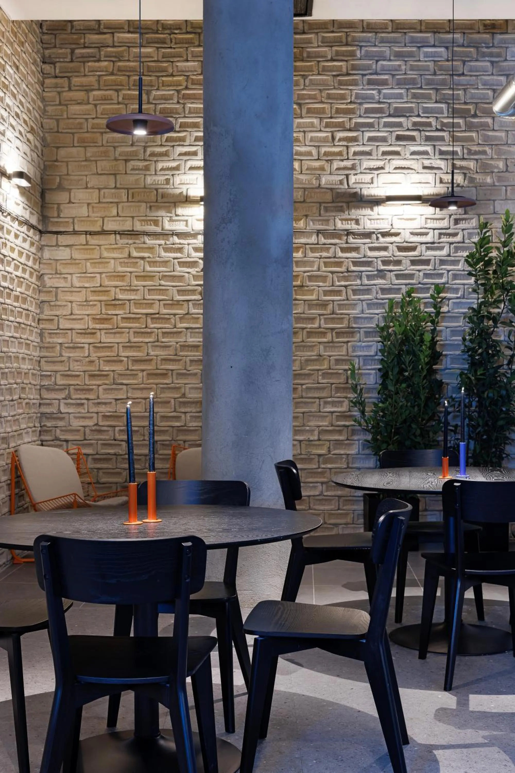 Restaurant/places to eat in Retroverse Hostel