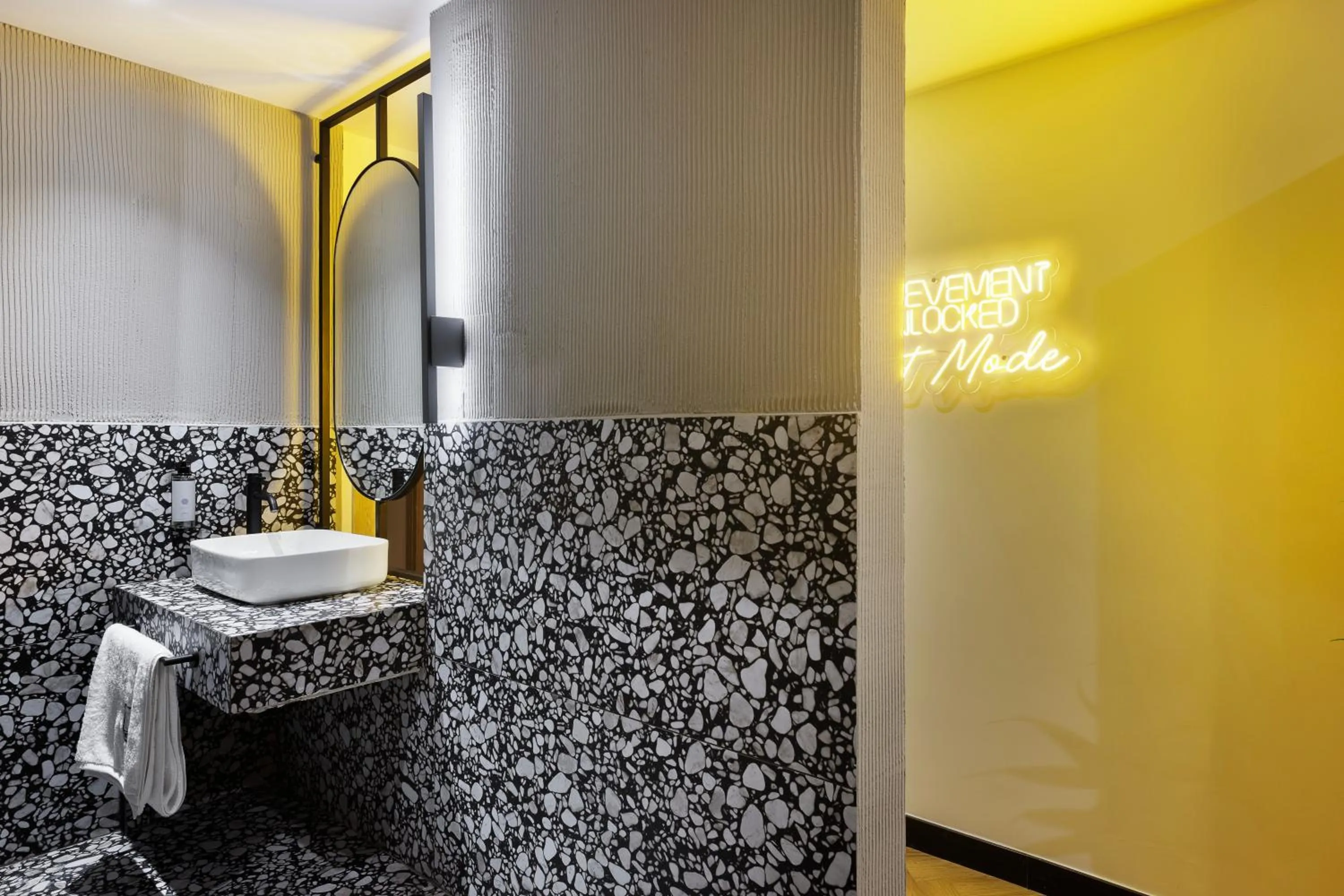 Bathroom in Retroverse Hostel