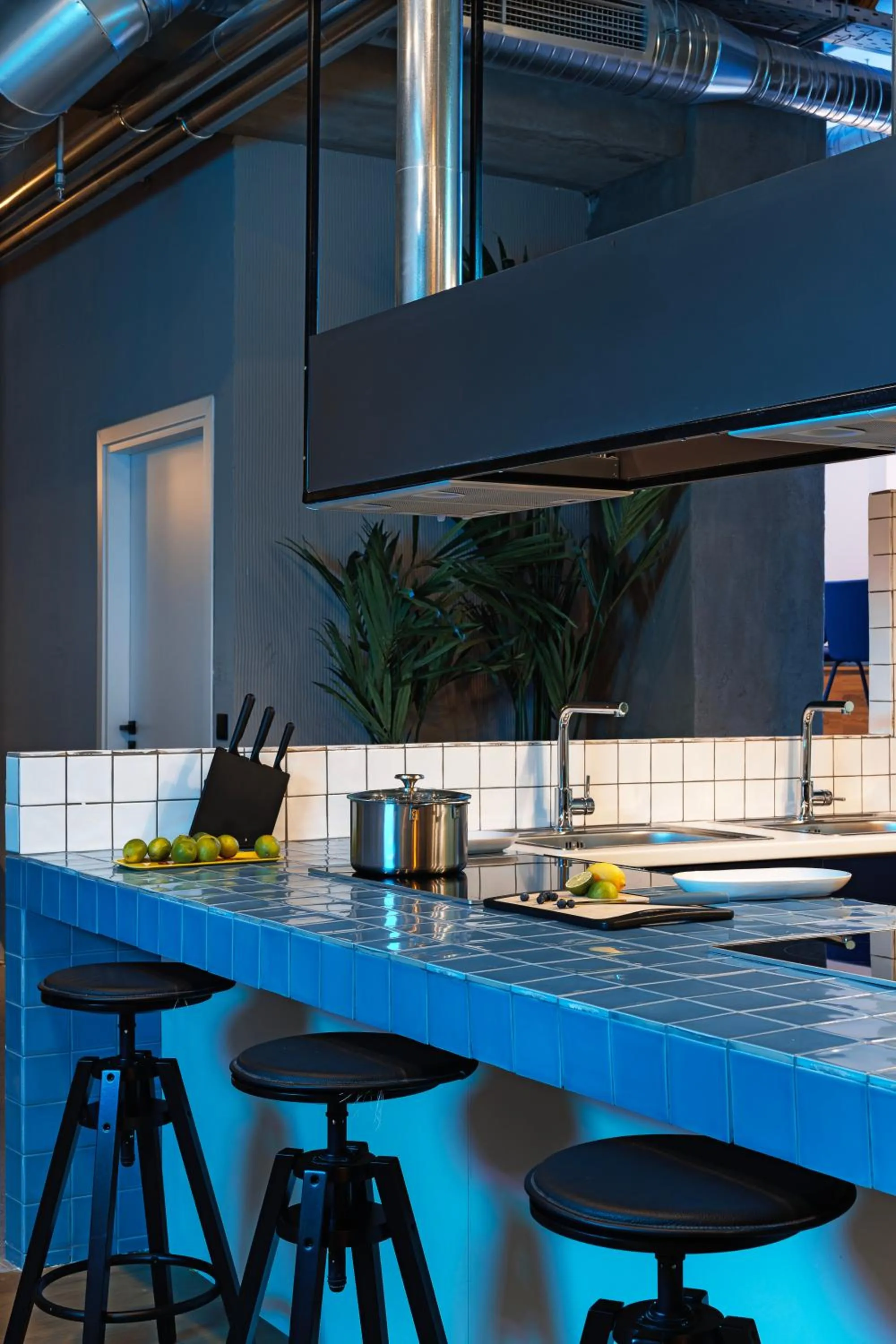 Food and drinks in Retroverse Hostel